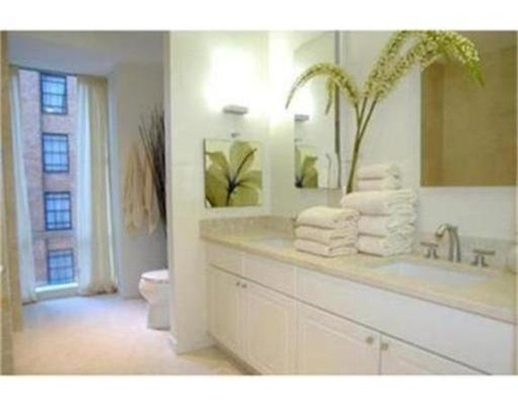 80 Broad St, Downtown