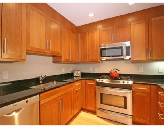 80 Broad St, Downtown