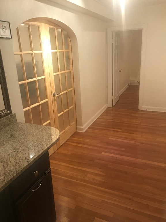 39 Commonwealth Ave, Newton