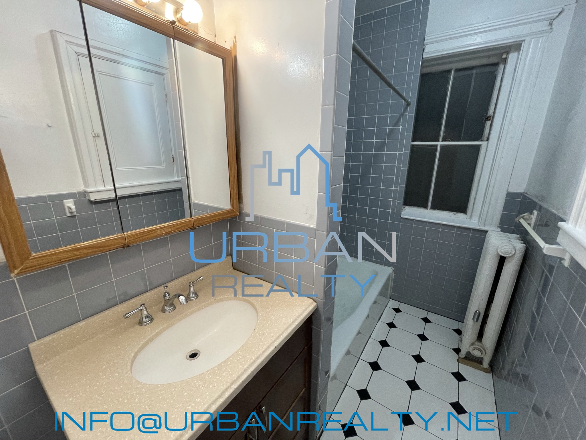 1911 Beacon St, Washington Square