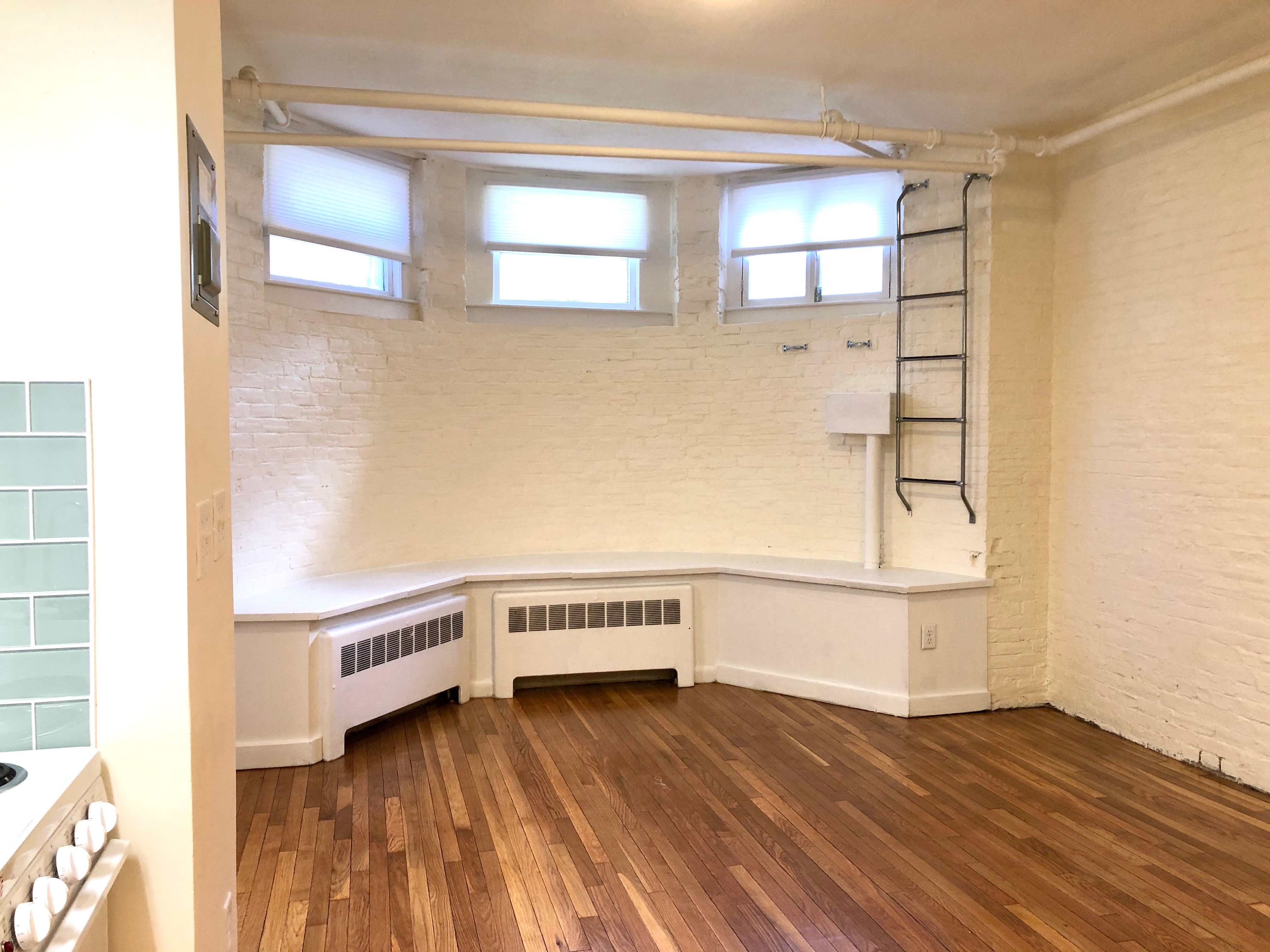 295 Newbury St, Back Bay