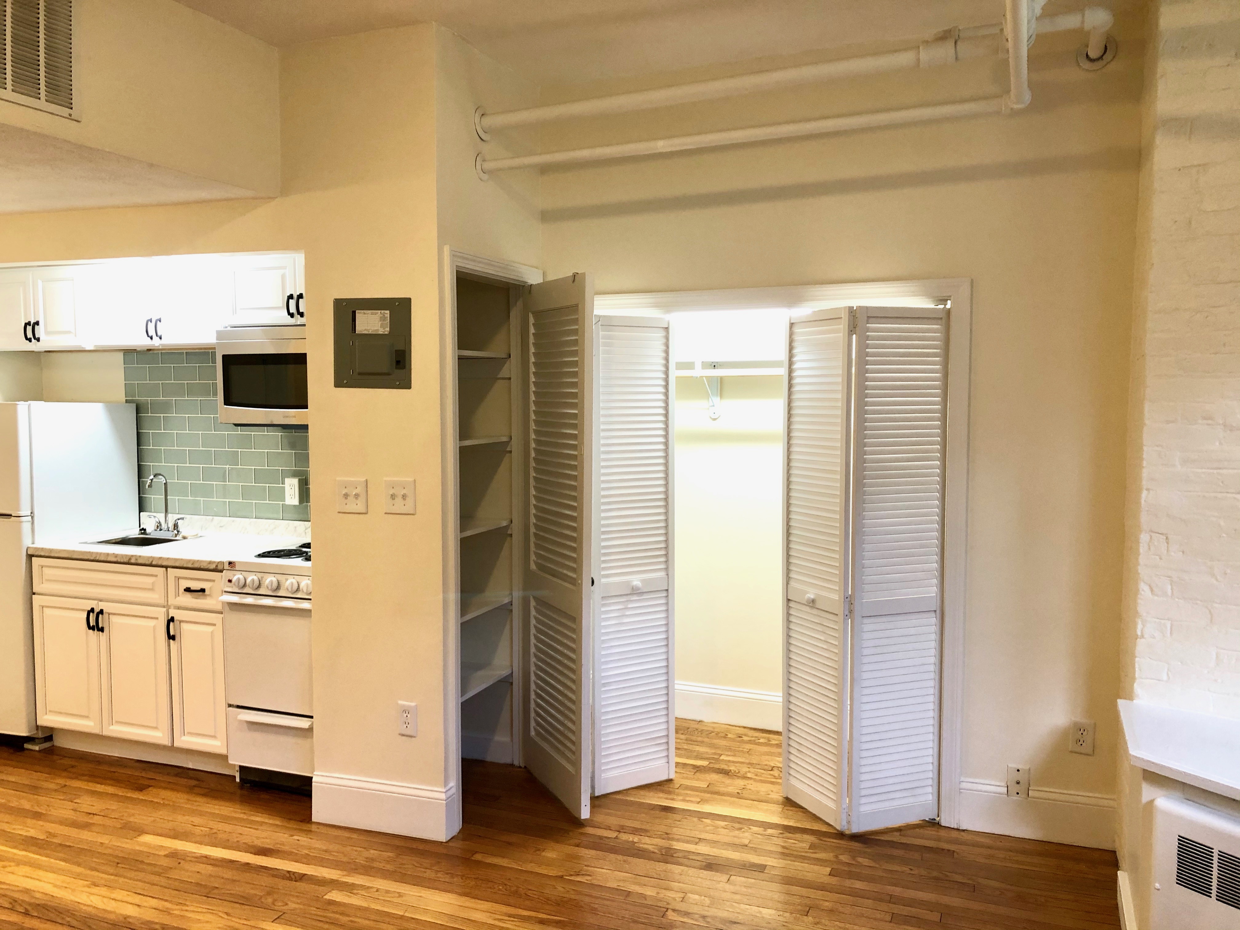 295 Newbury St, Back Bay