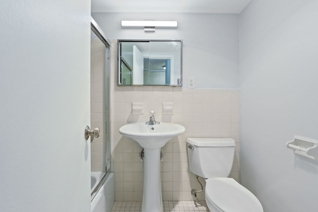 6 Whittier Pl, West End