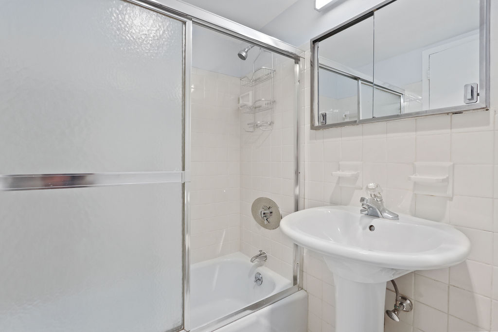 6 Whittier Pl, West End