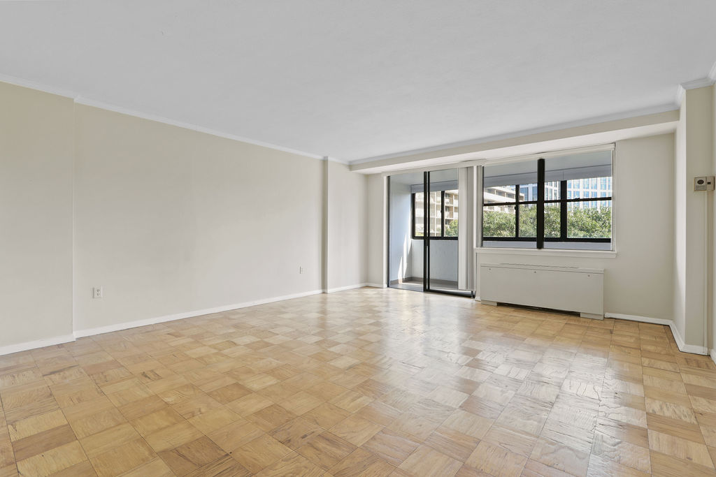 6 Whittier Pl, West End