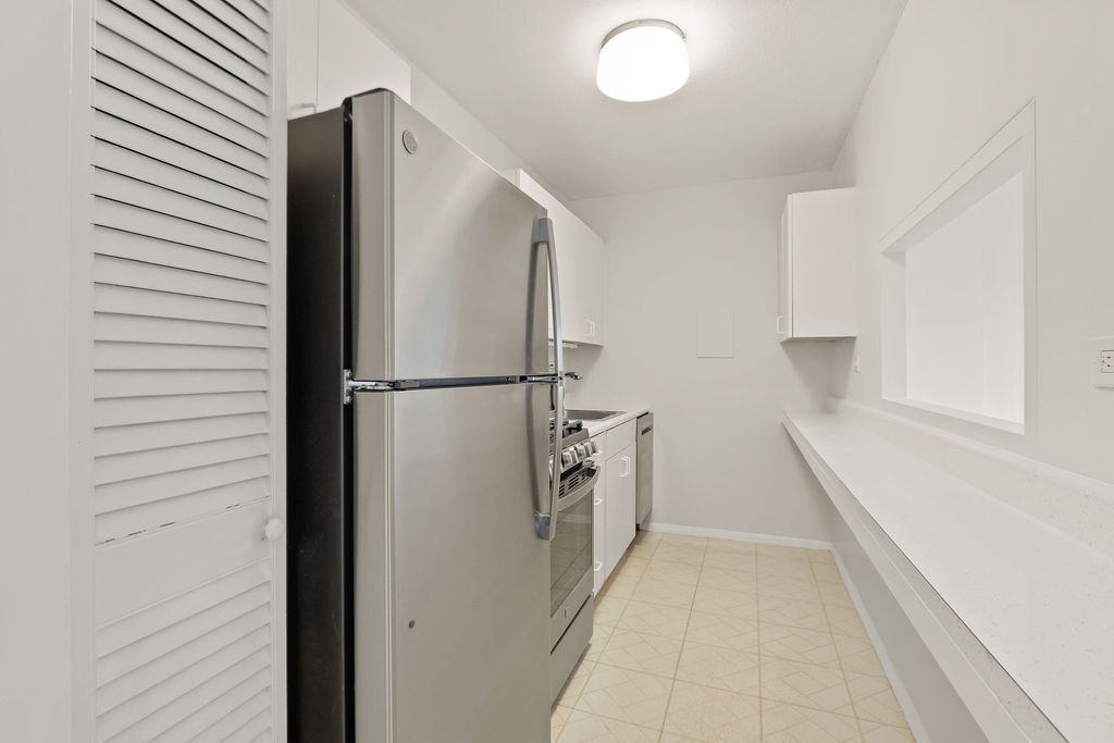 6 Whittier Pl, West End