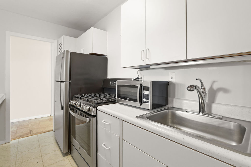 6 Whittier Pl, West End