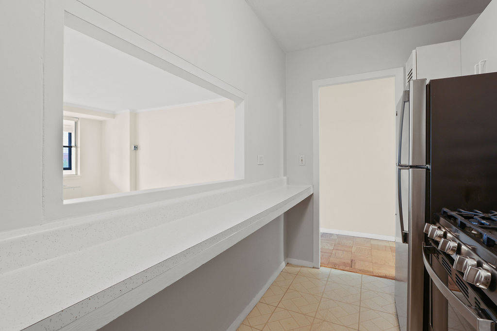 6 Whittier Pl, West End