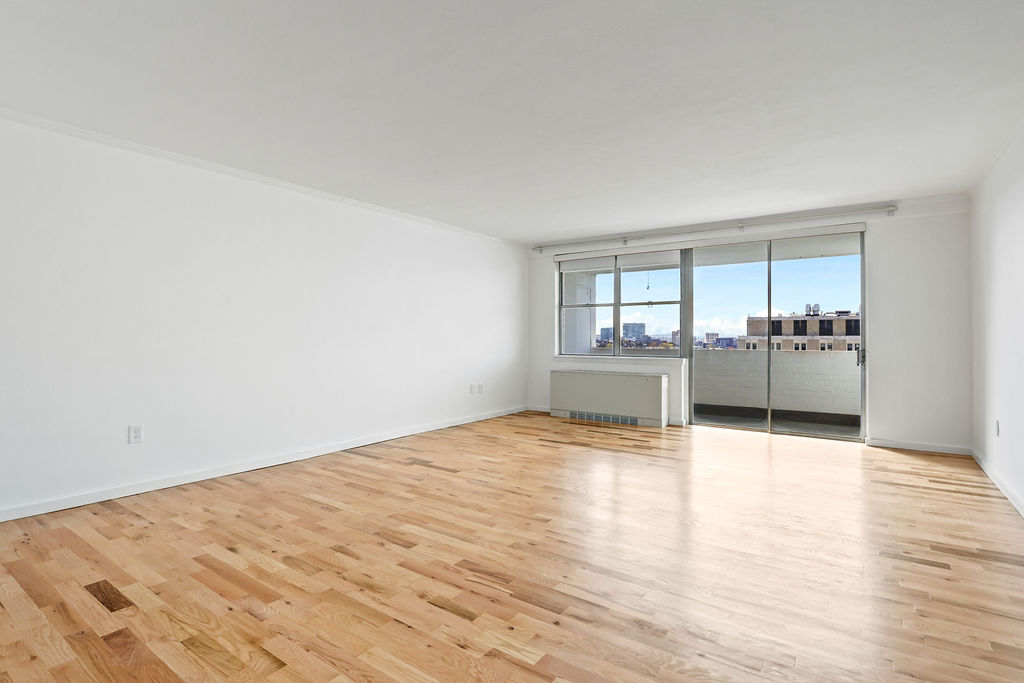 8 Whittier Pl, West End