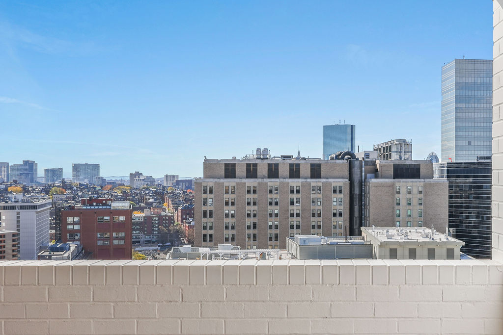 8 Whittier Pl, West End