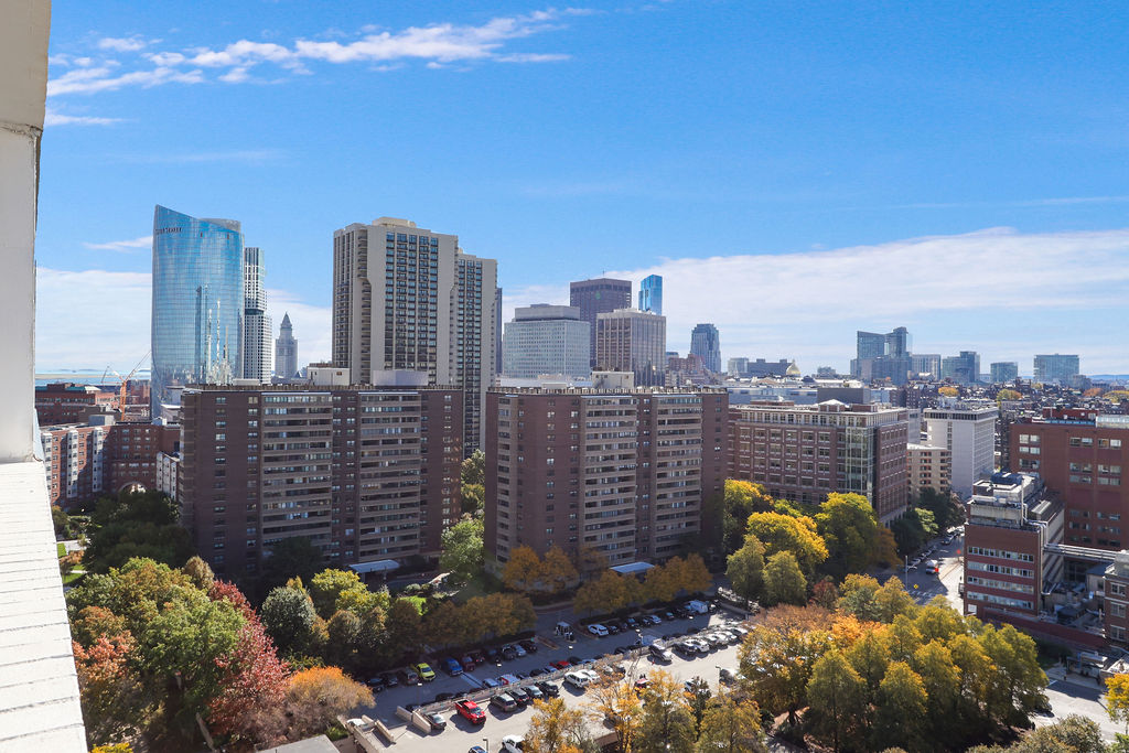 8 Whittier Pl, West End