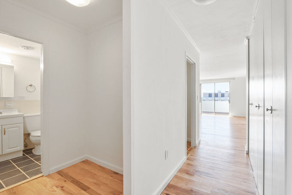 8 Whittier Pl, West End