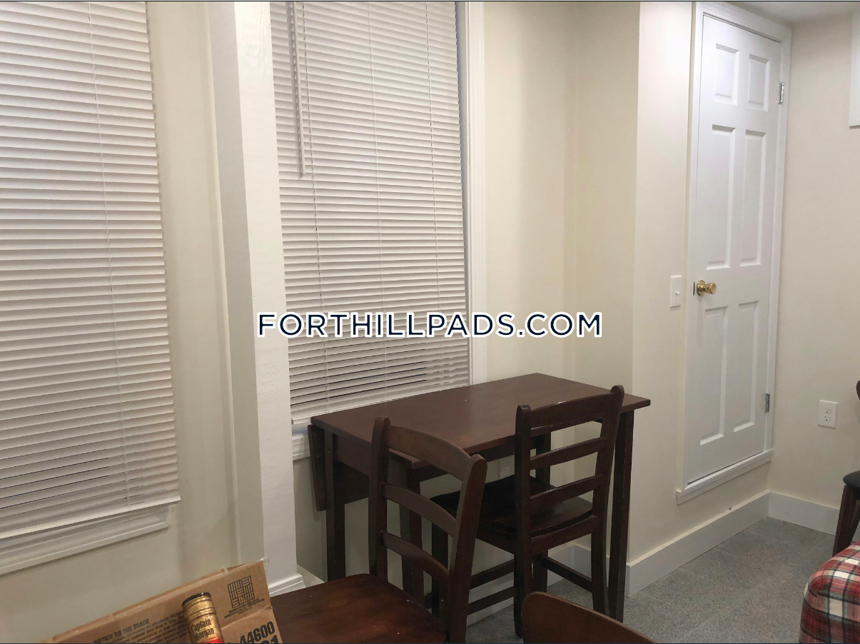 23 Highland Park Ave, Roxbury