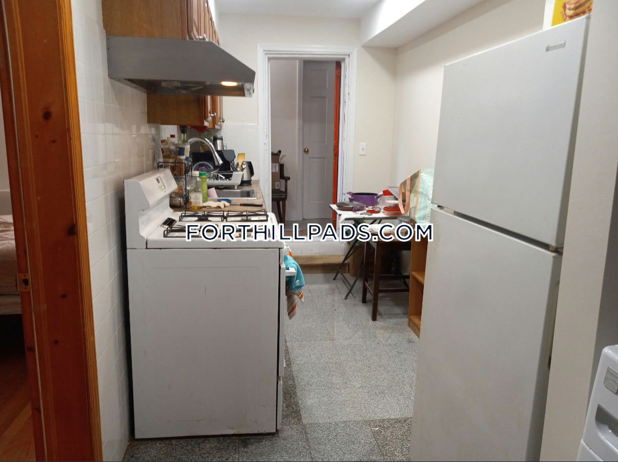 23 Highland Park Ave, Roxbury