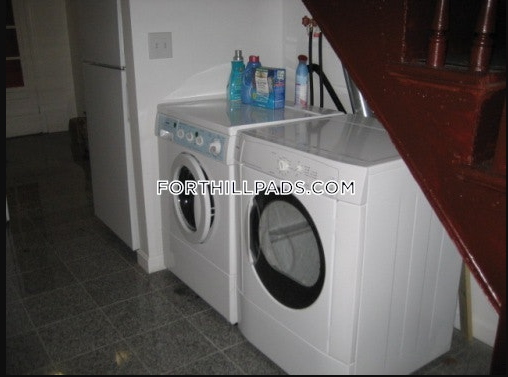 23 Highland Park Ave, Roxbury