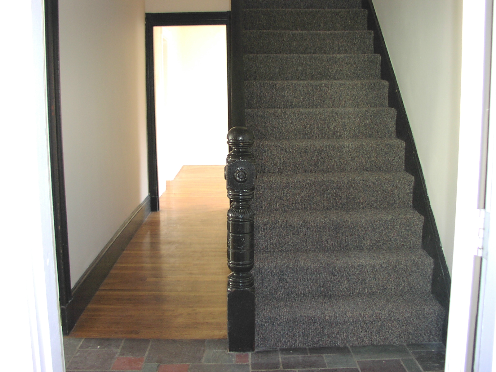 90 Los Angeles St, Newton