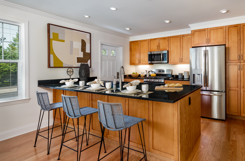 10 Thornton Rd, Chestnut Hill