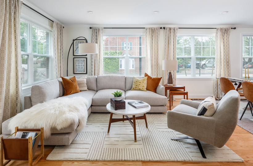 10 Thornton Rd, Chestnut Hill