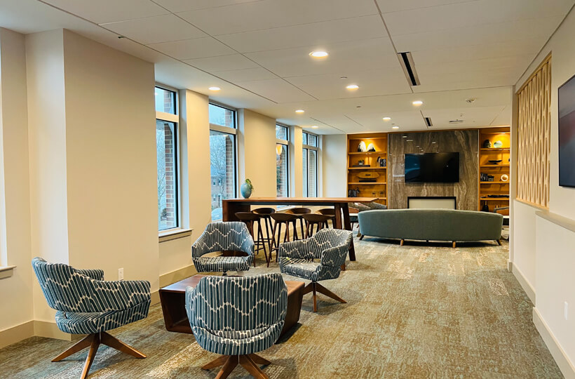 84 Thornton Rd, Chestnut Hill