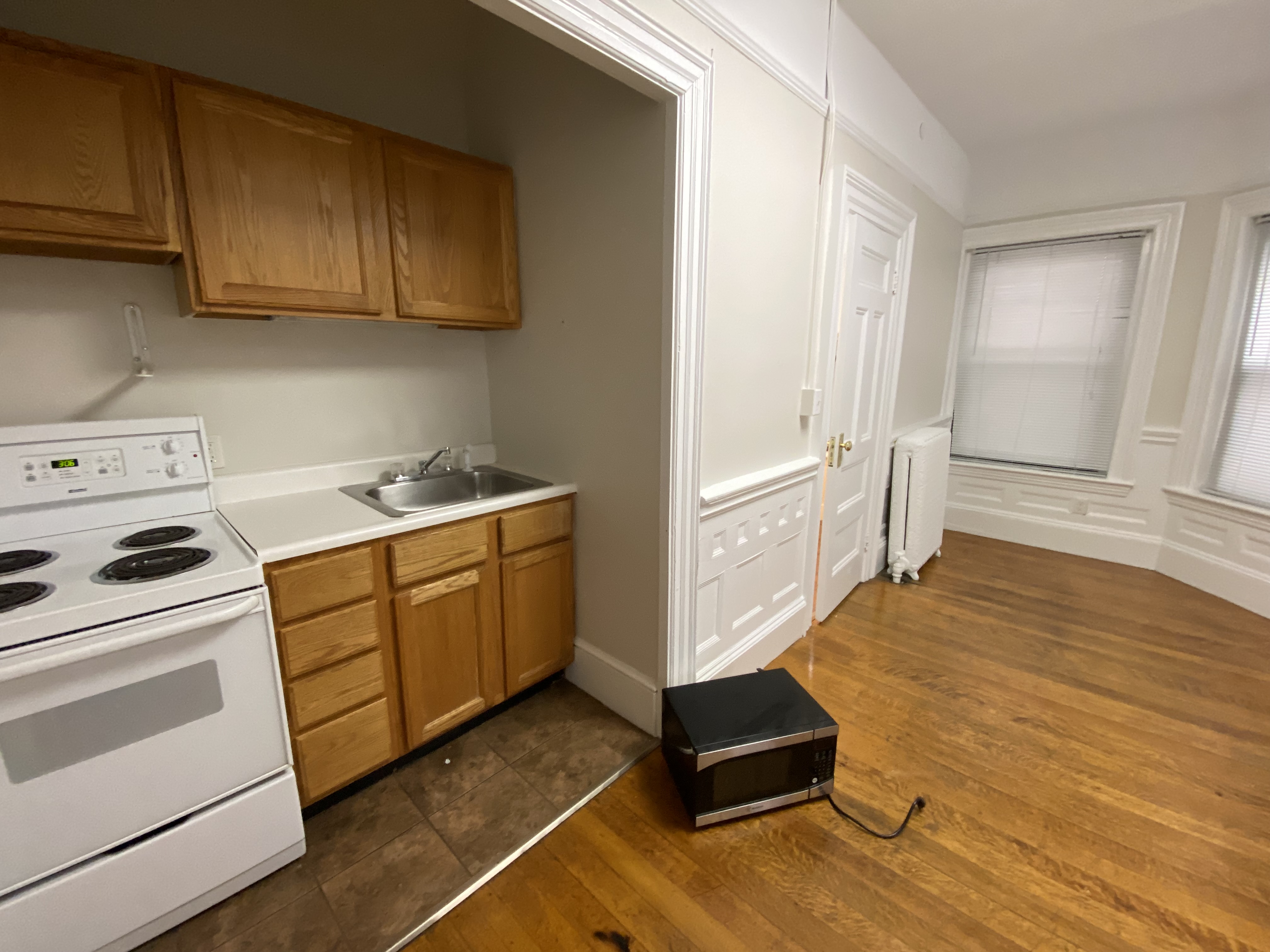 1039 Massachusetts Ave, Harvard Square