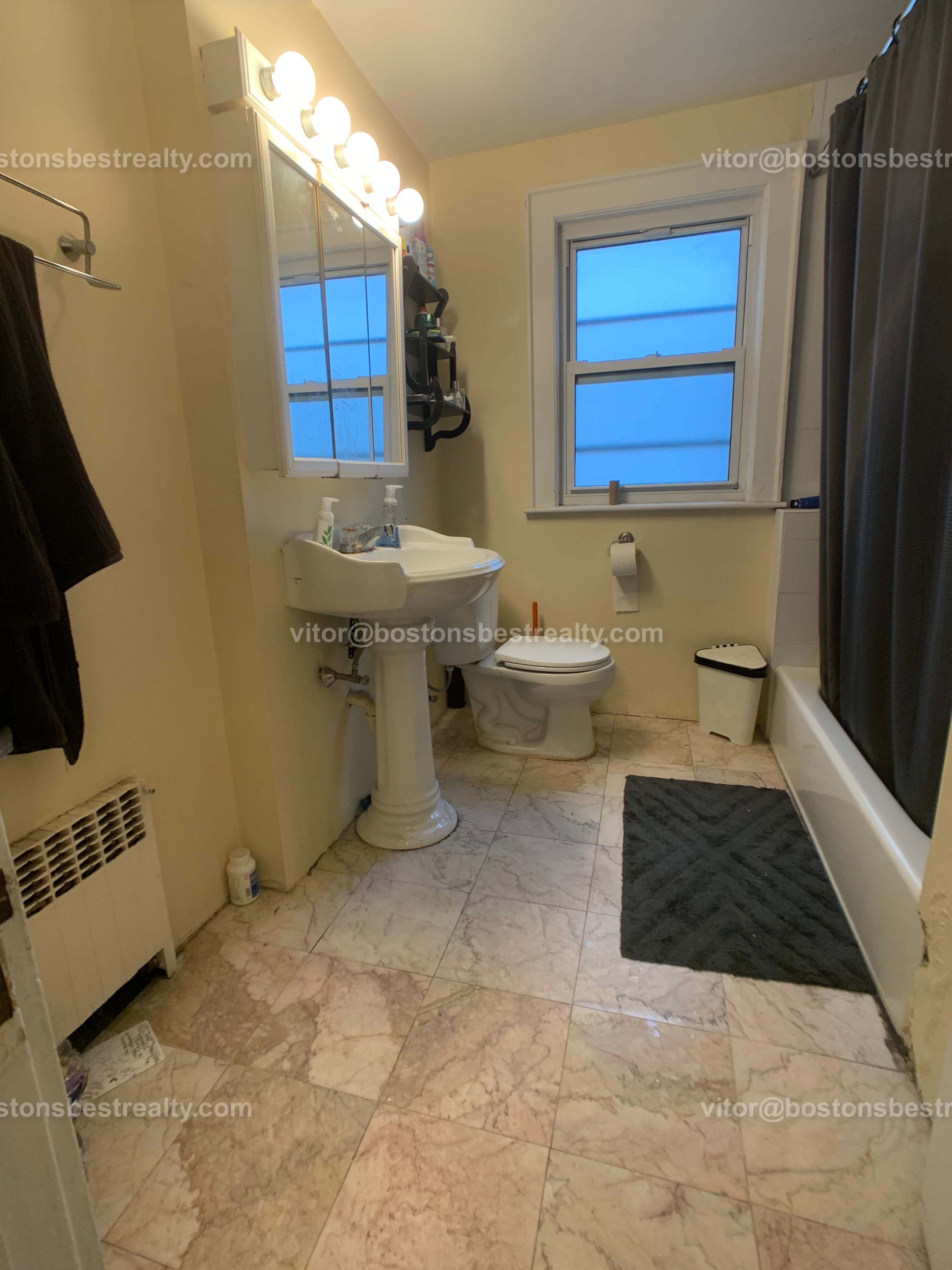 208 Freeman St, Coolidge Corner