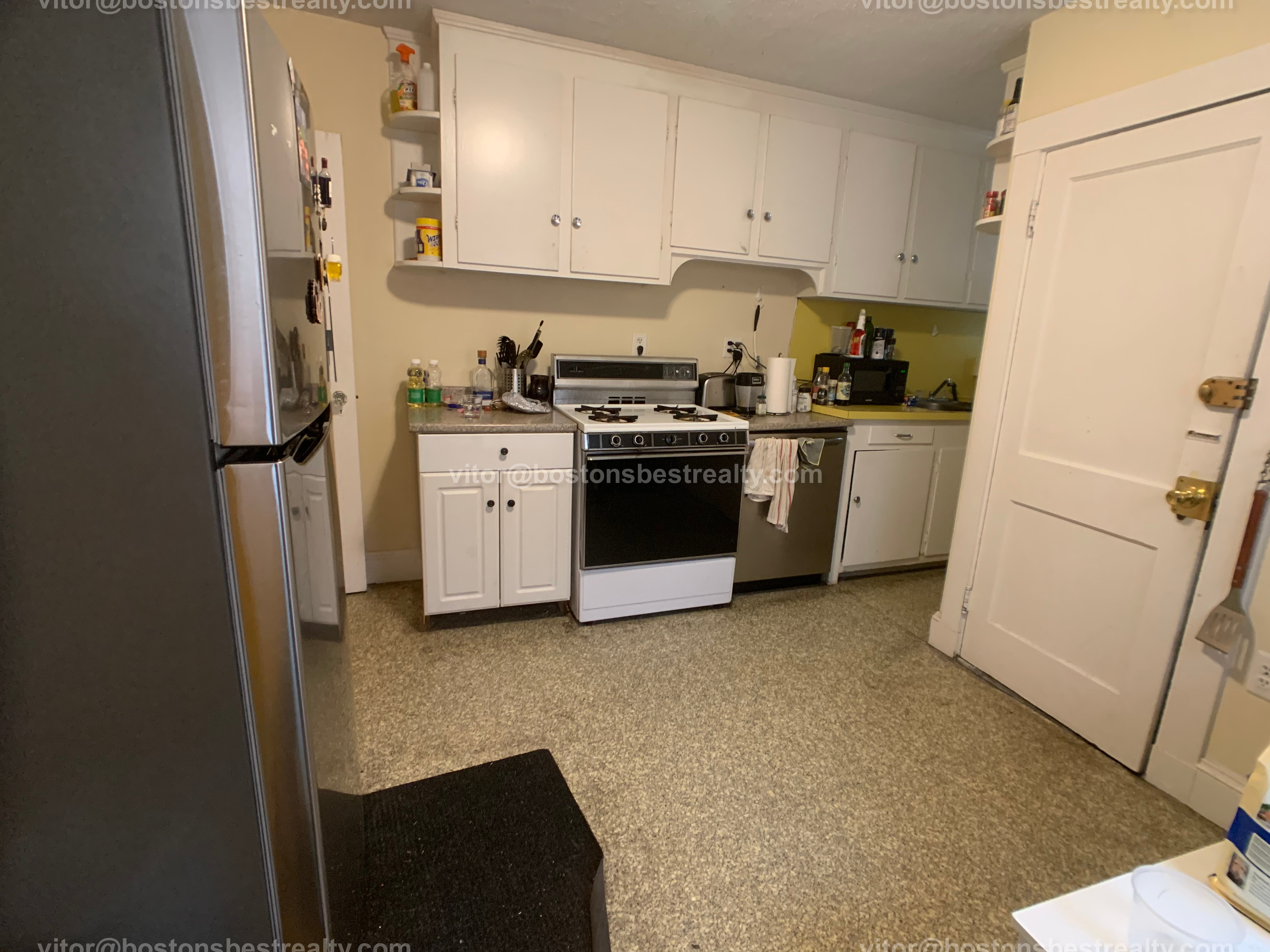 208 Freeman St, Coolidge Corner