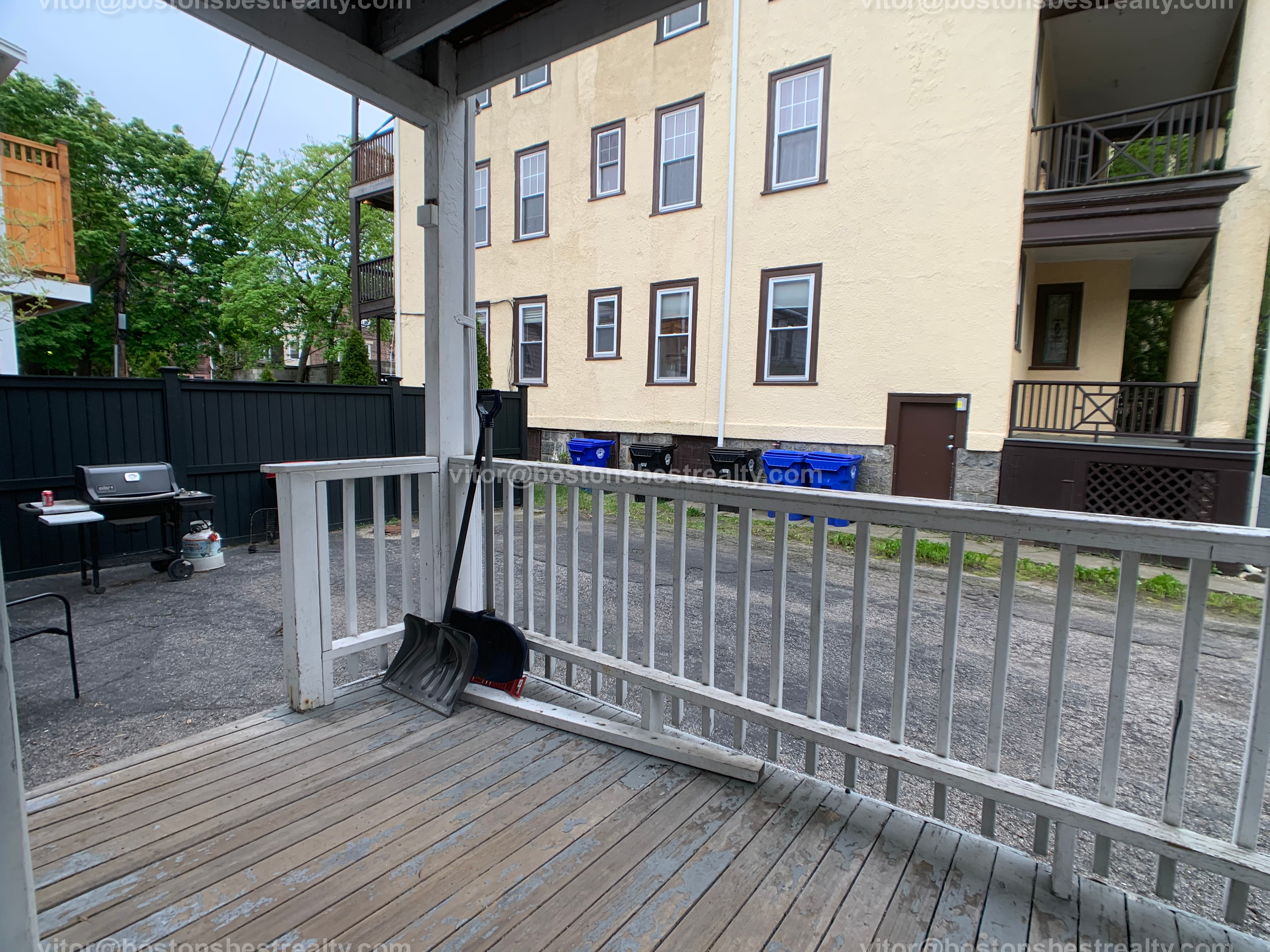 208 Freeman St, Coolidge Corner