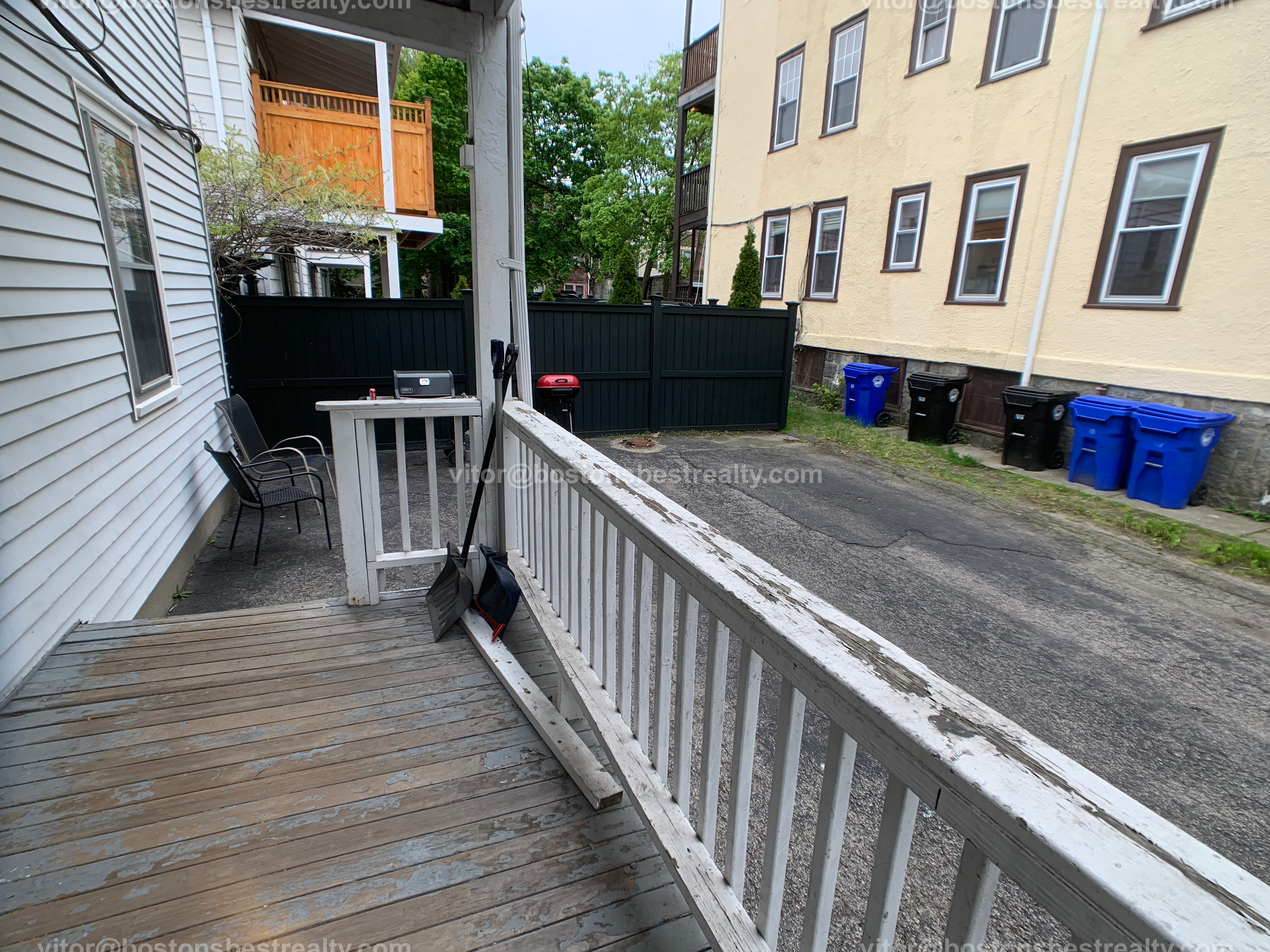 208 Freeman St, Coolidge Corner