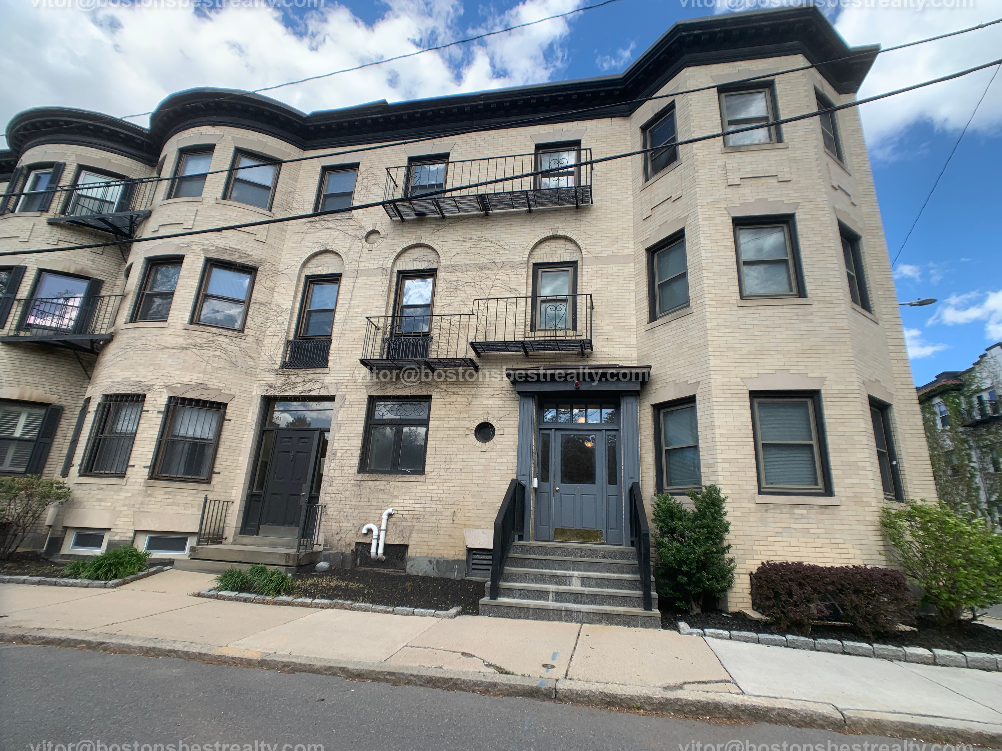 134 Saint Marys St, Longwood