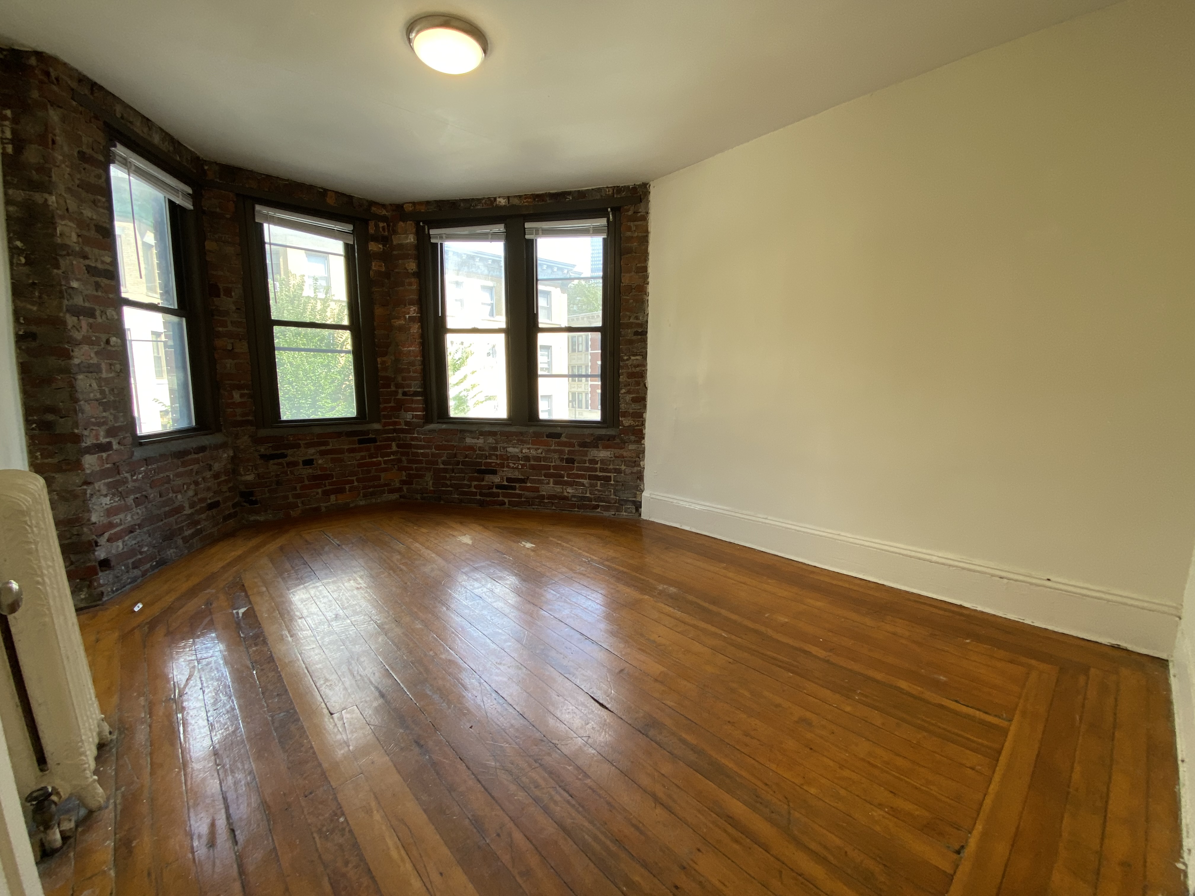 54 Burbank St, Fenway