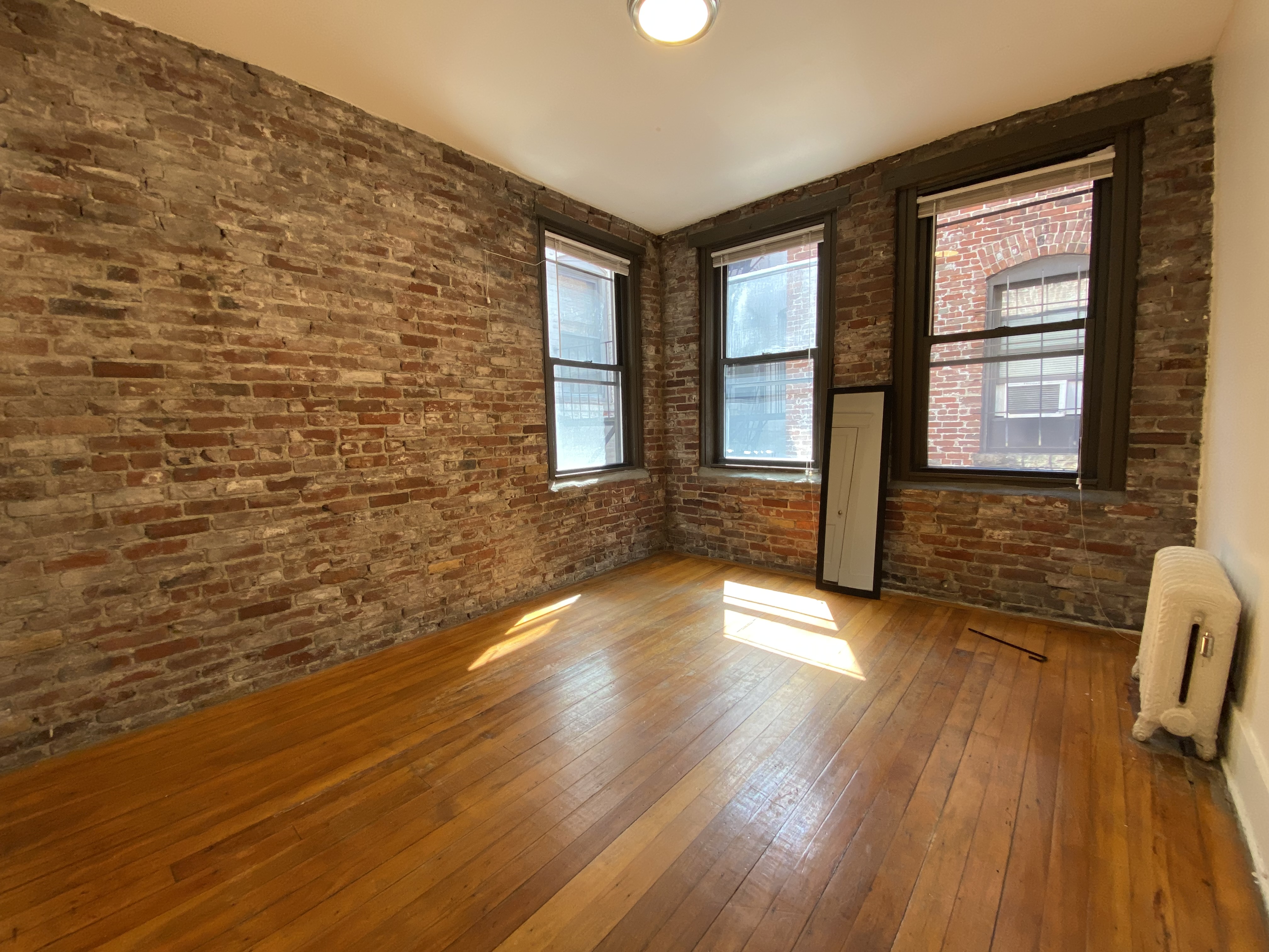 54 Burbank St, Fenway