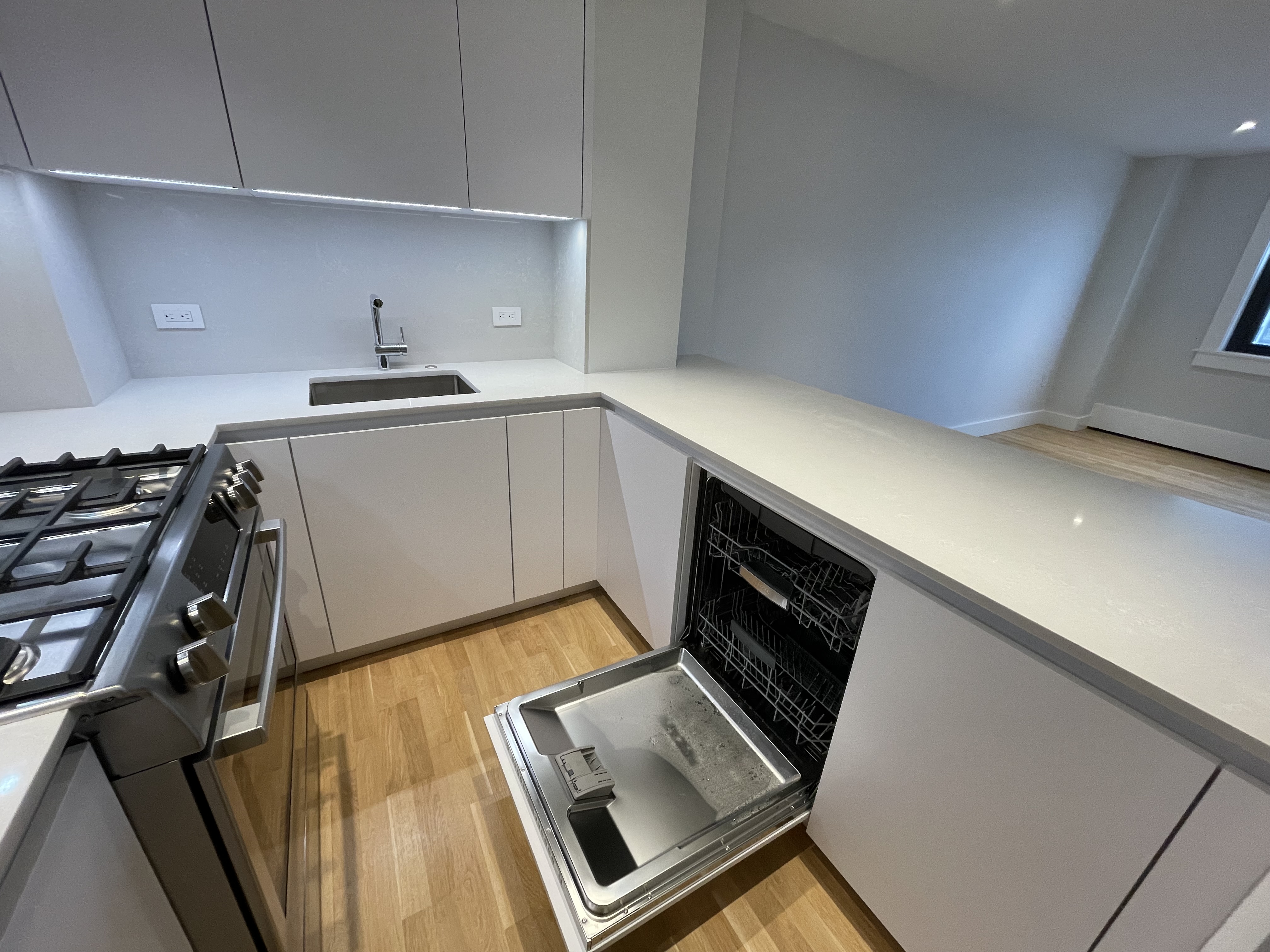 1410 Columbia Rd, South Boston