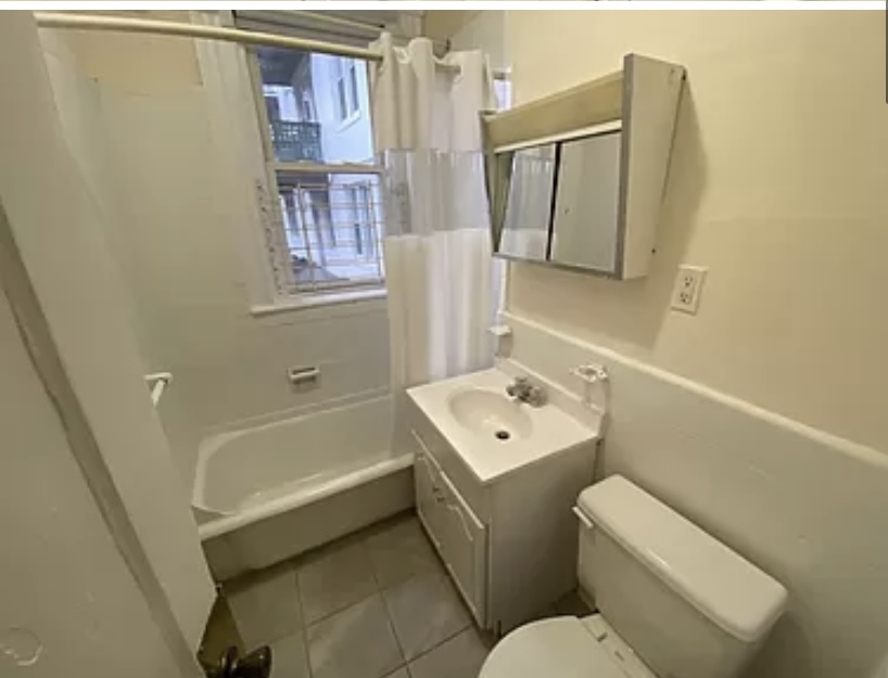 131 Washington St, Brighton