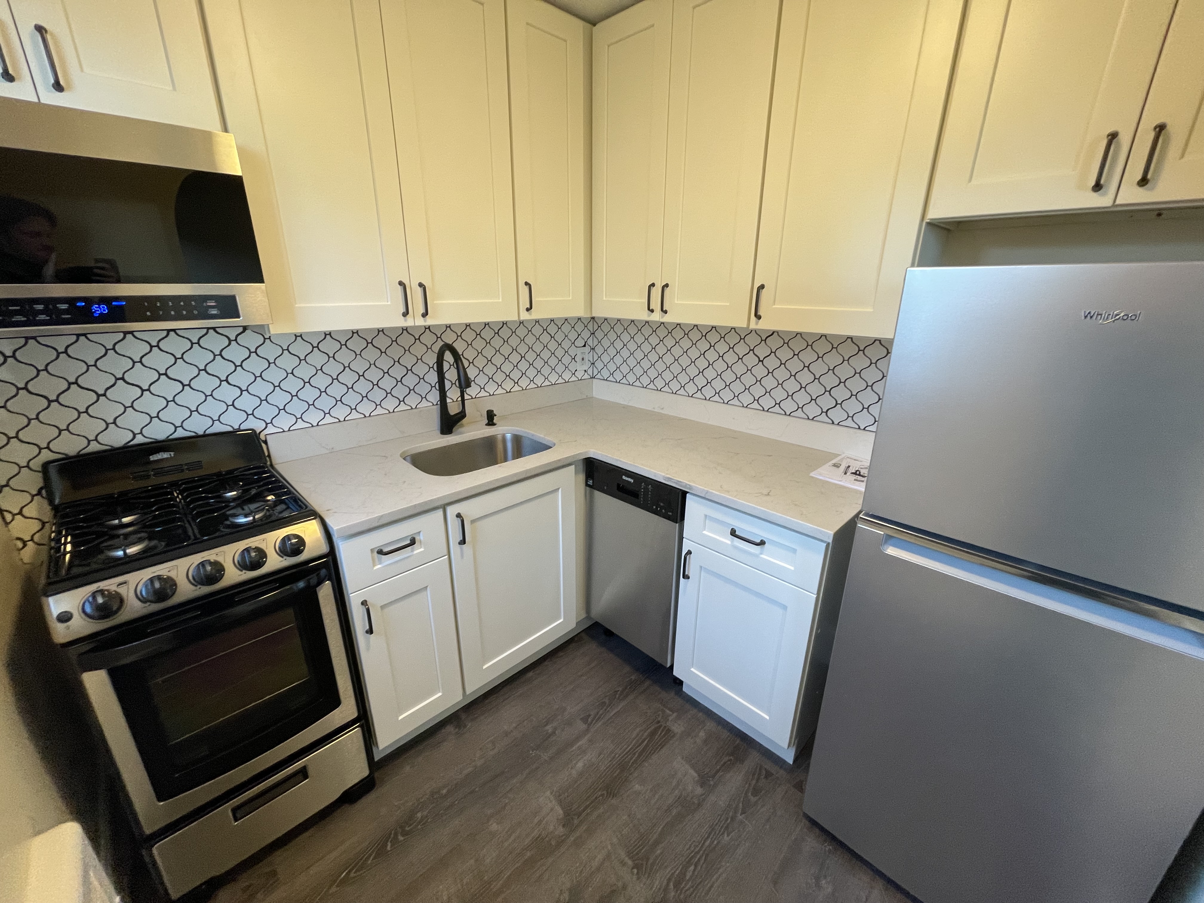 87 Winthrop Shore Dr, Winthrop