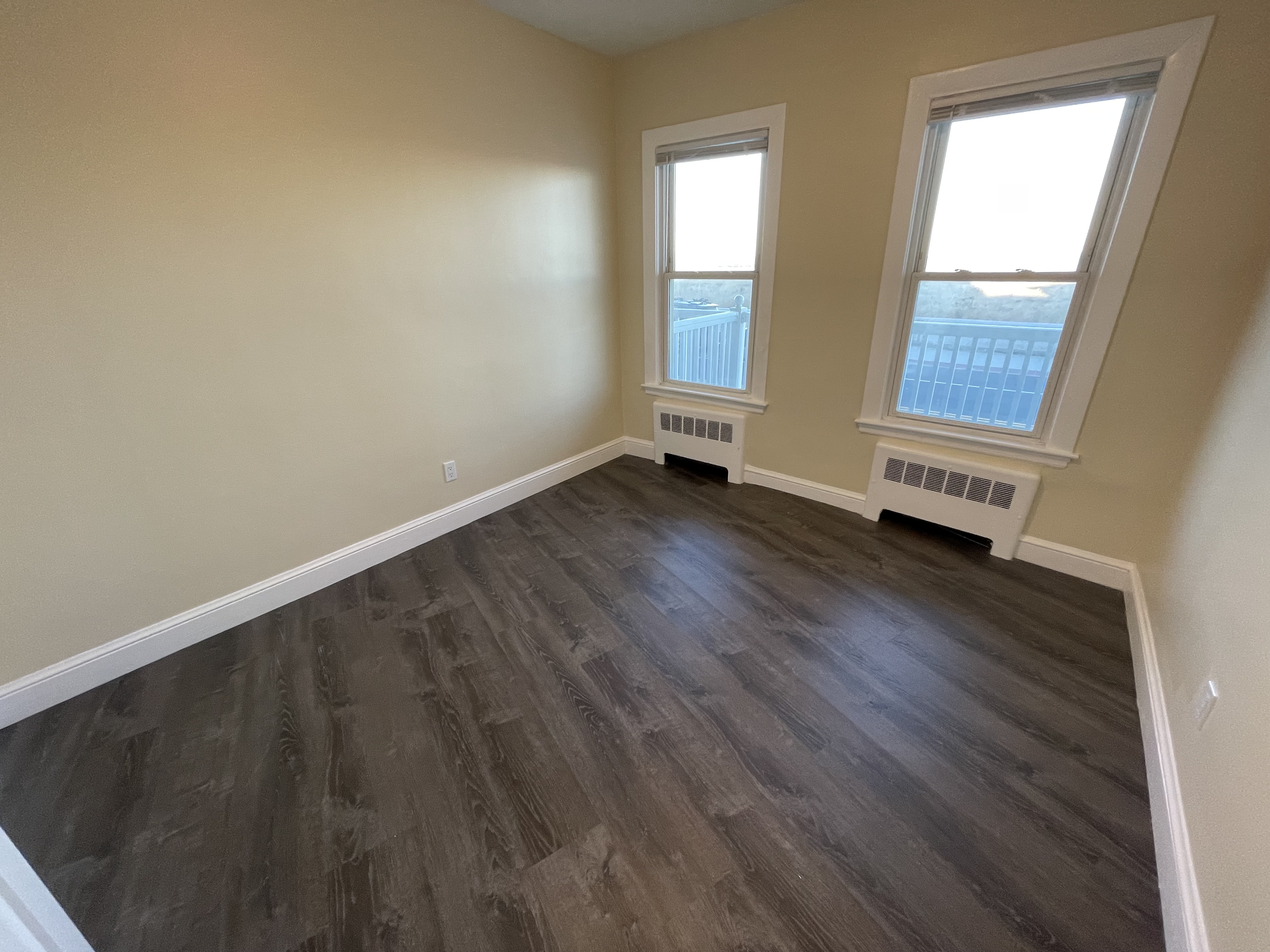 87 Winthrop Shore Dr, Winthrop