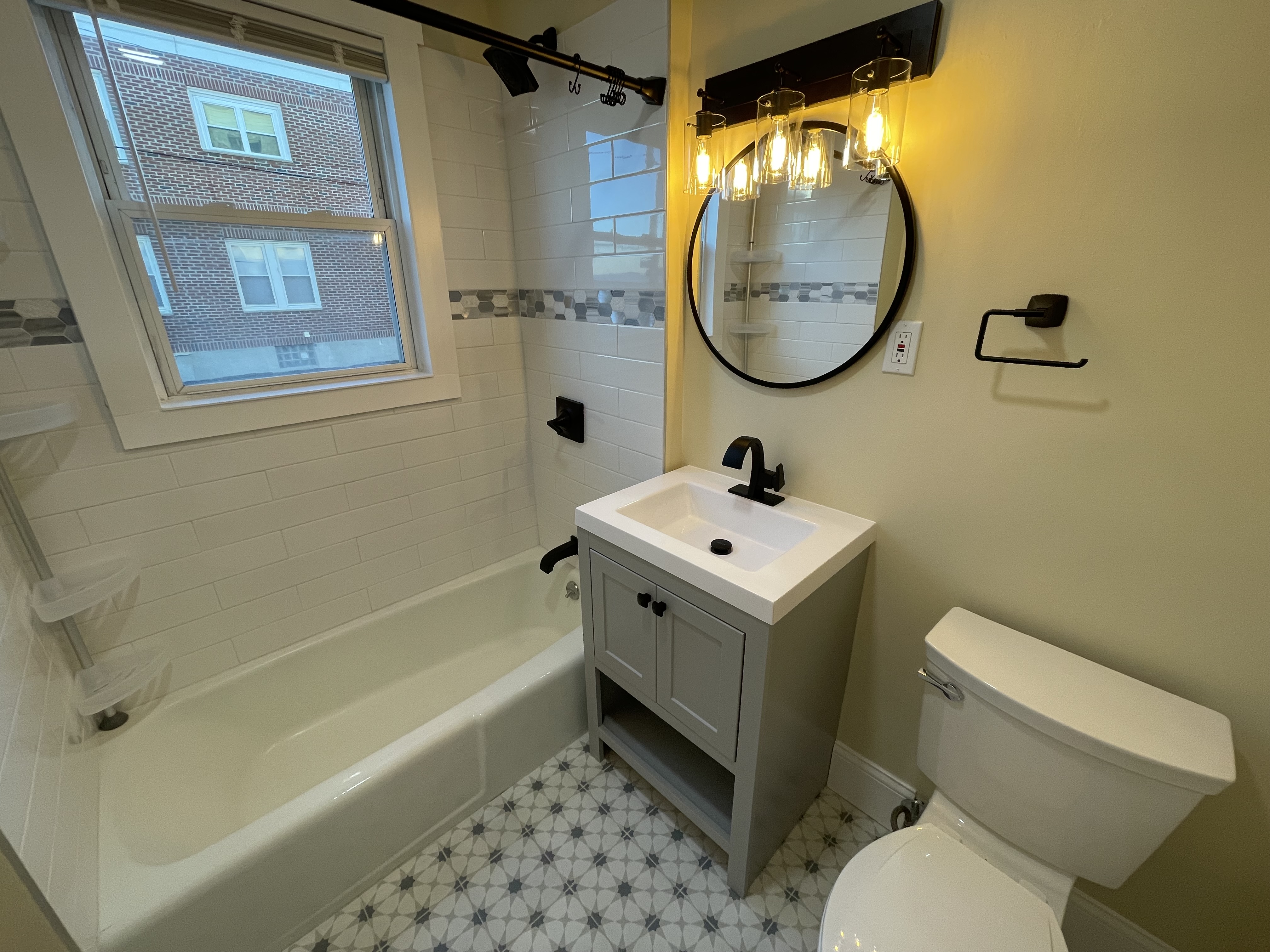 87 Winthrop Shore Dr, Winthrop