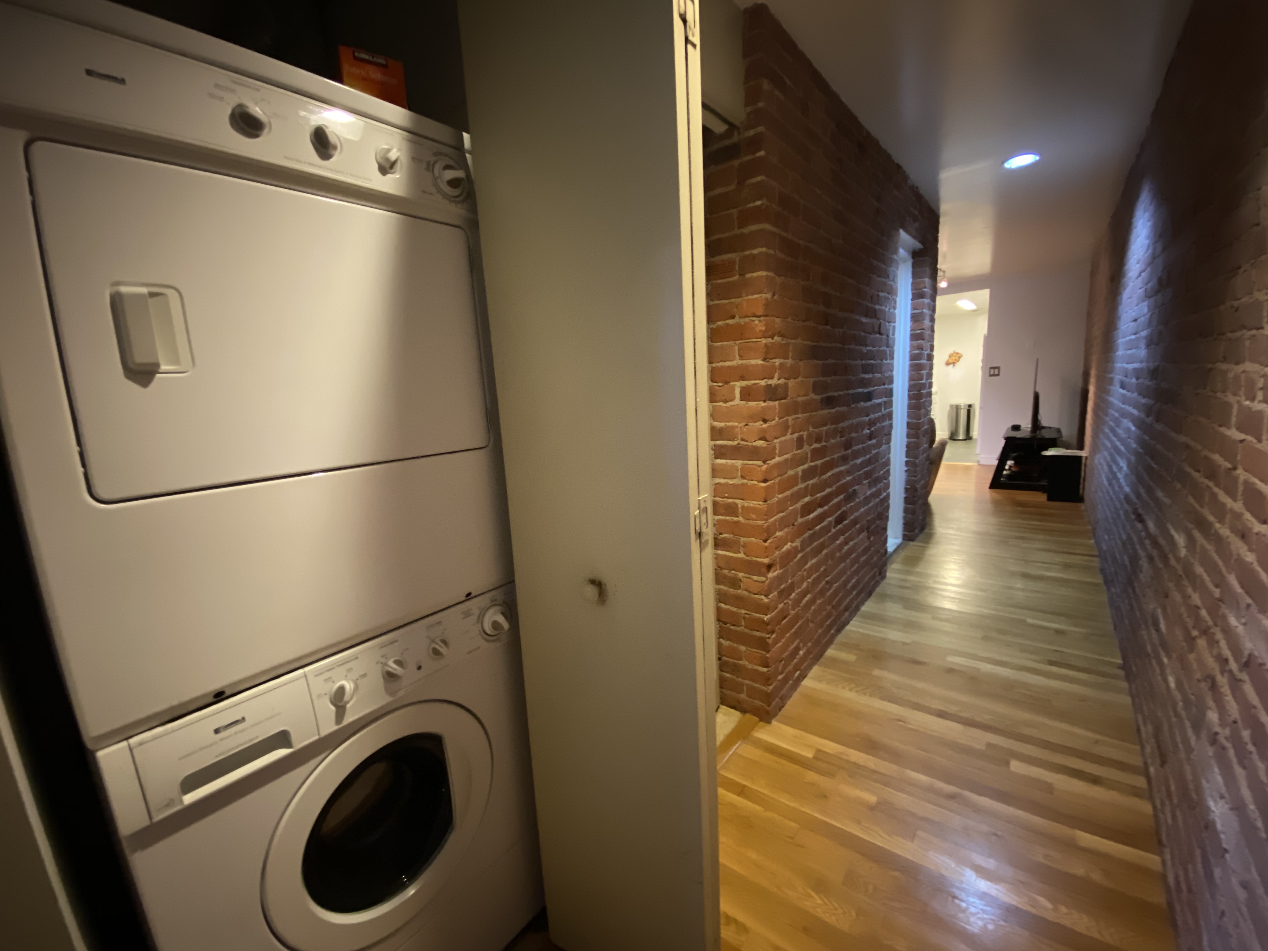 103 Gainsborough St, Fenway