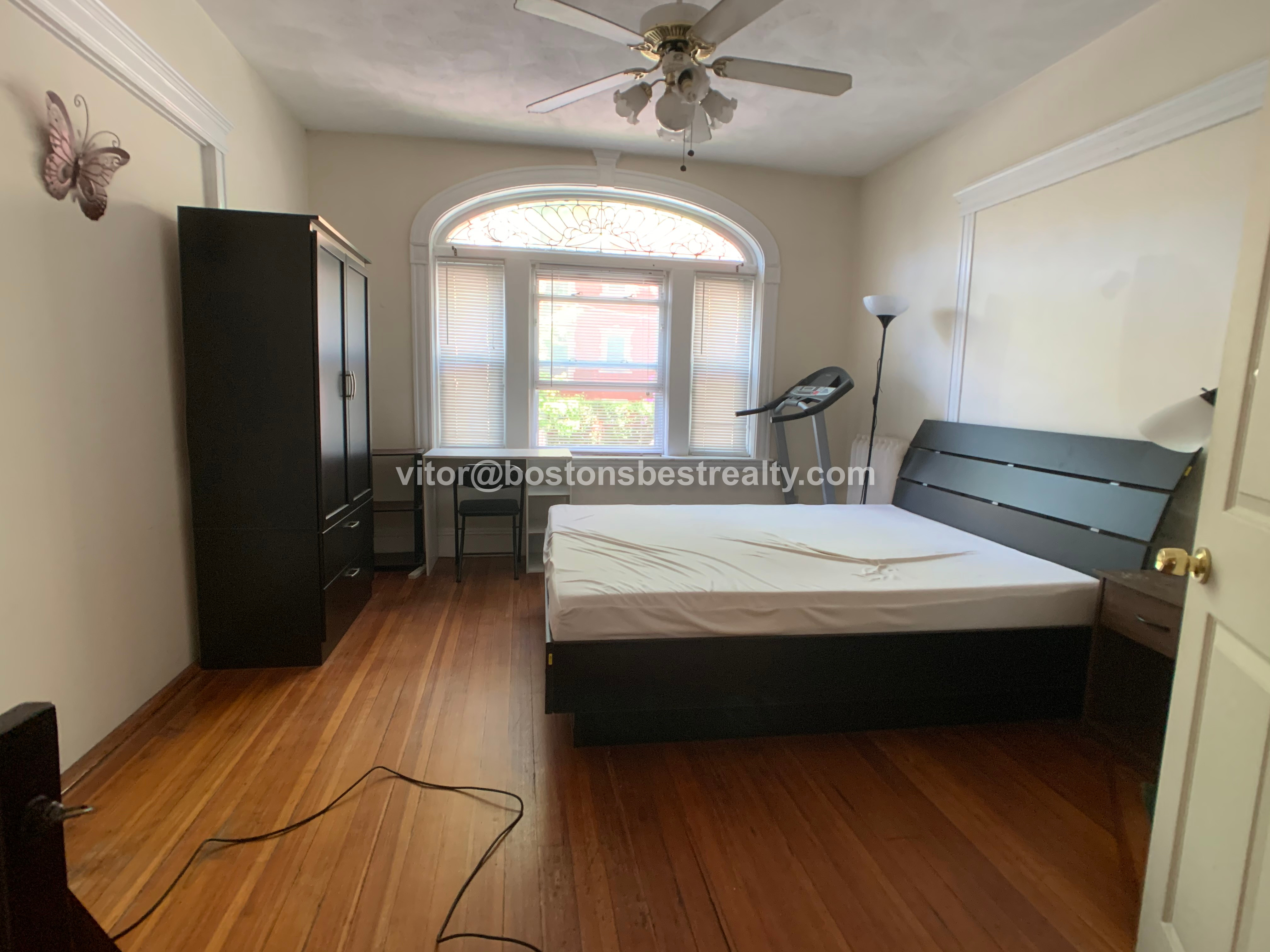 20 Strathmore Rd, Washington Square