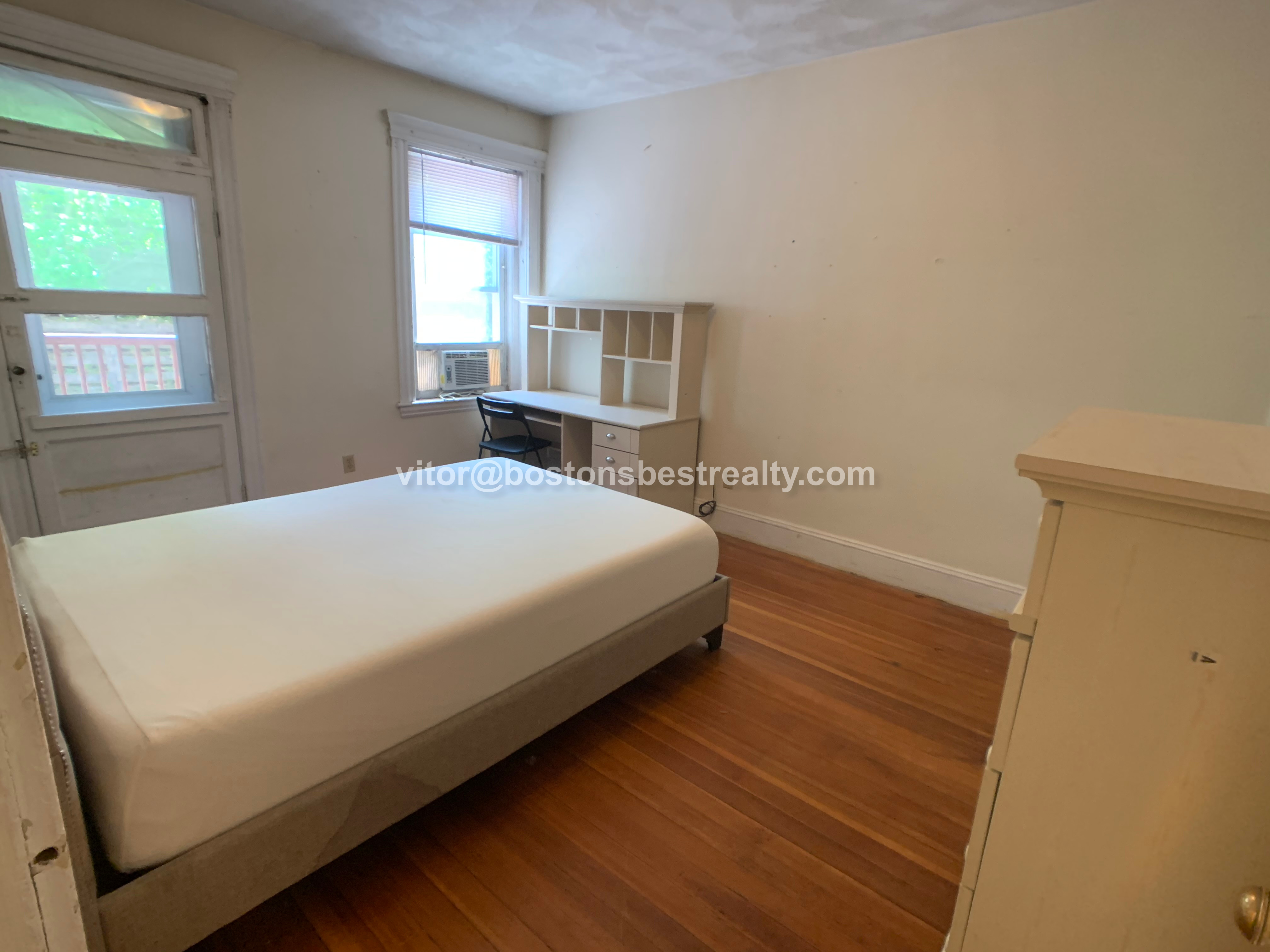 20 Strathmore Rd, Washington Square