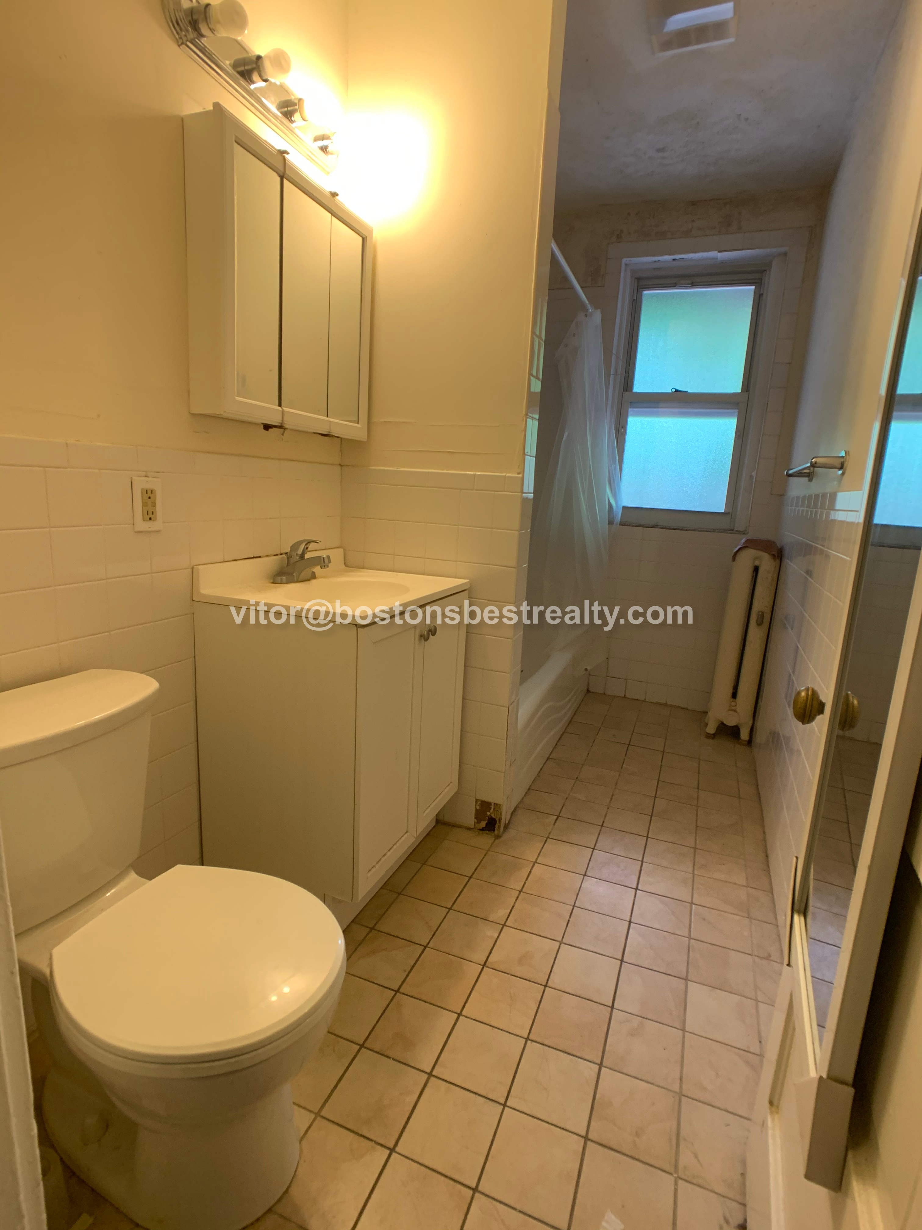 20 Strathmore Rd, Washington Square