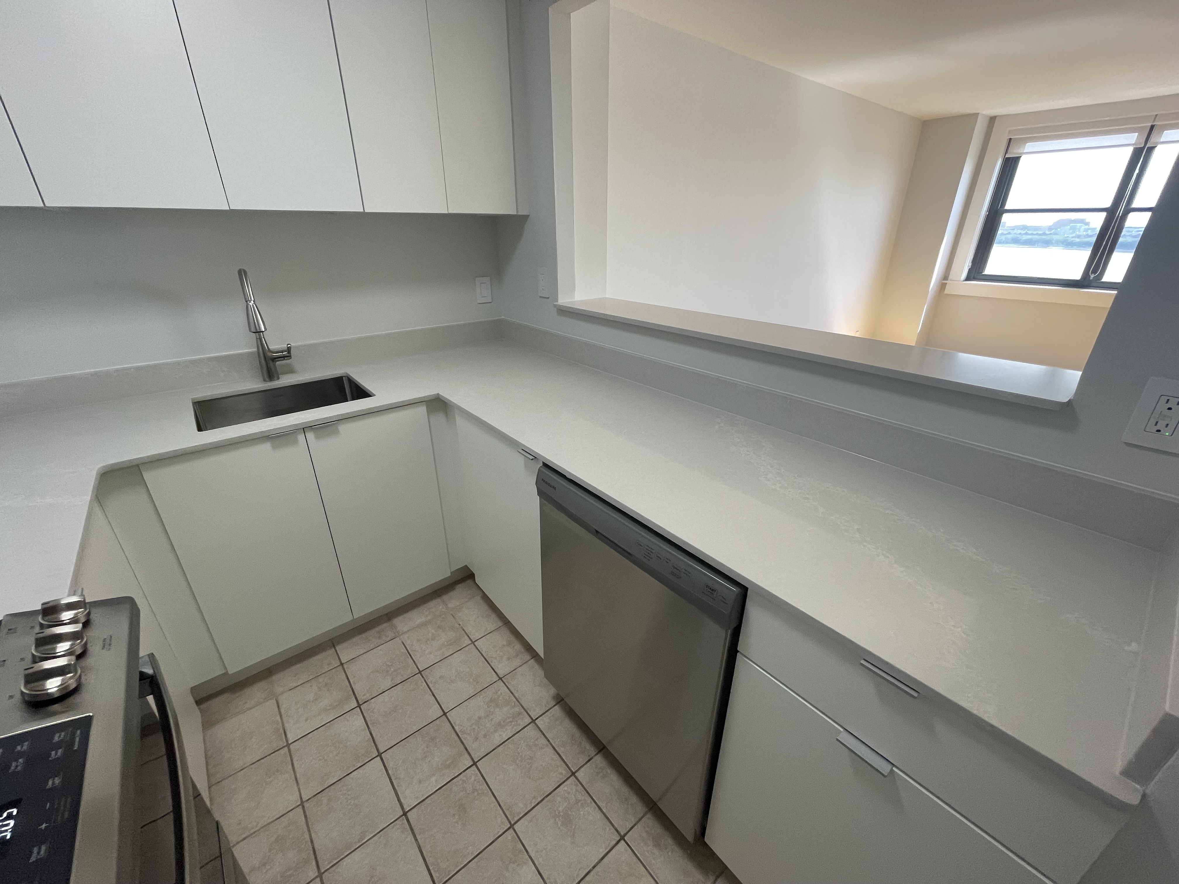 1410 Columbia Rd, South Boston