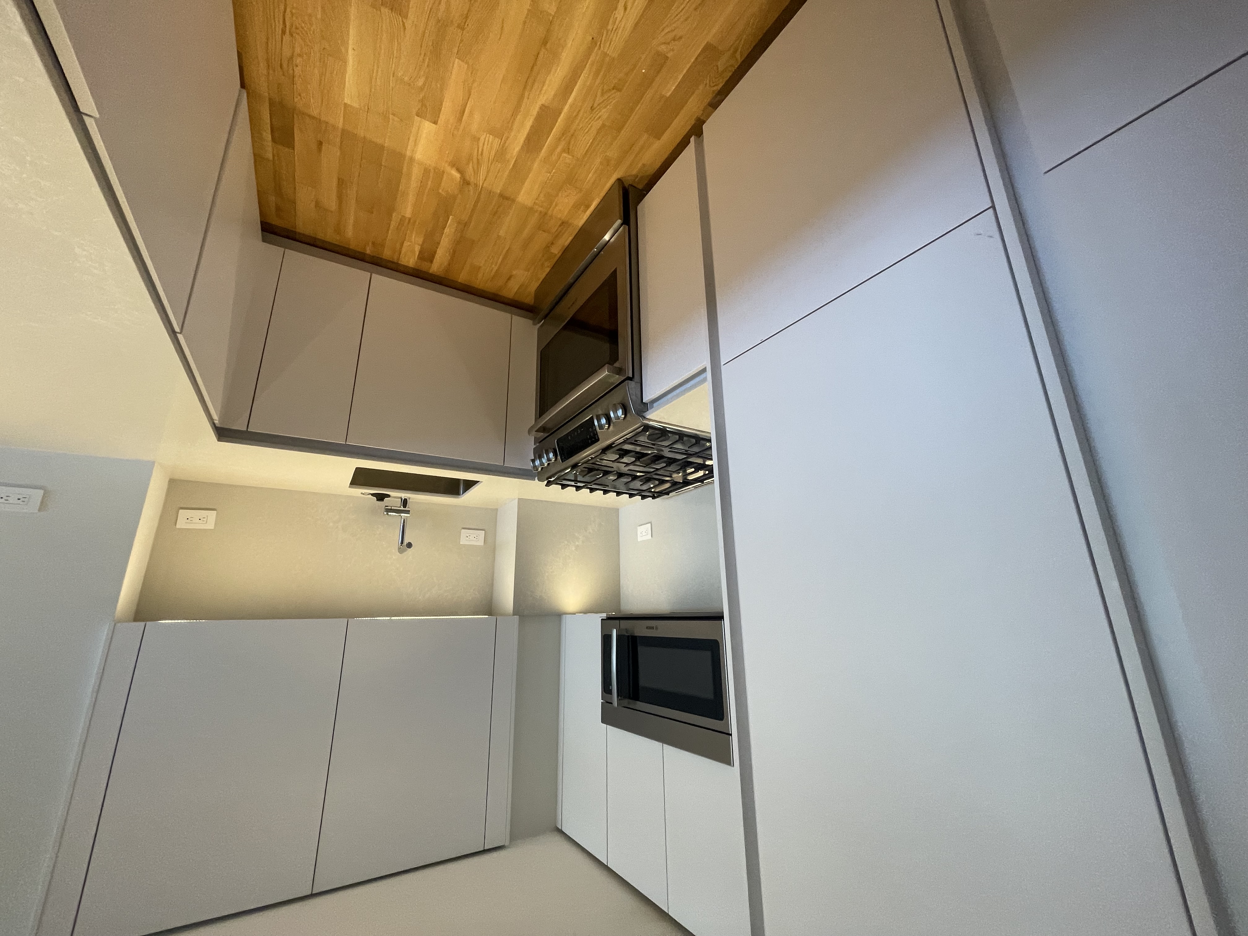 1410 Columbia Rd, South Boston