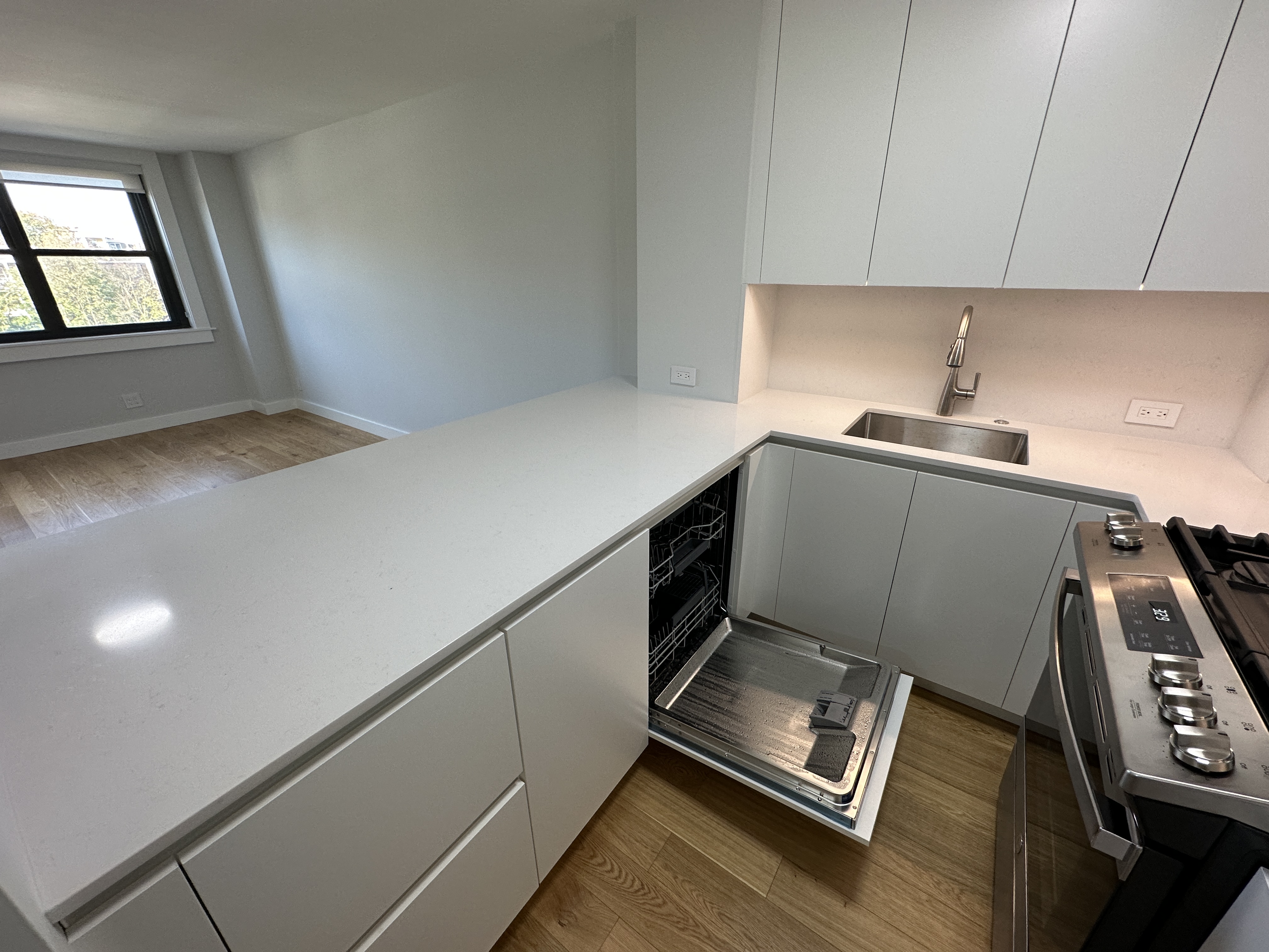 1410 Columbia Rd, South Boston