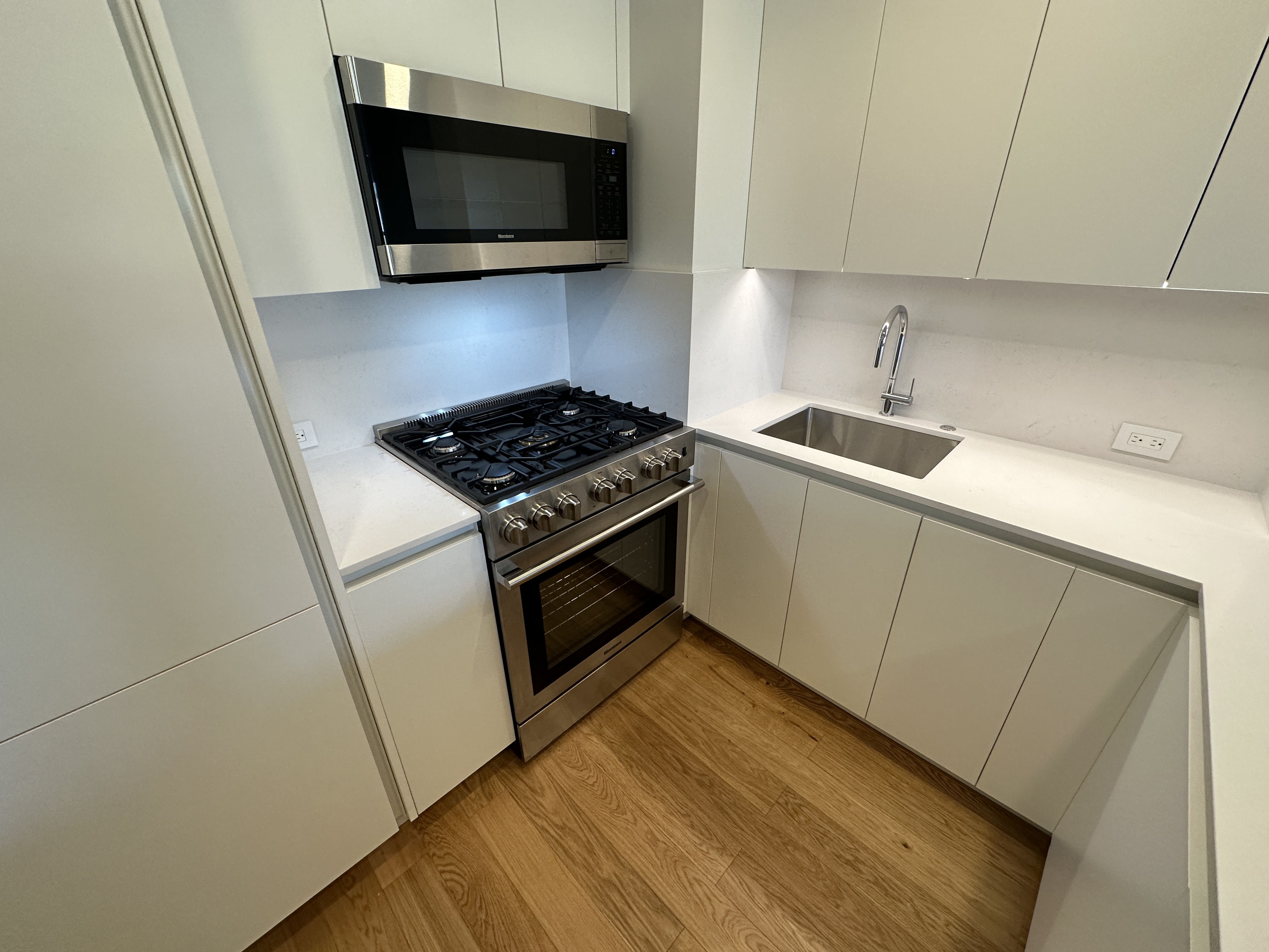 1410 Columbia Rd, South Boston