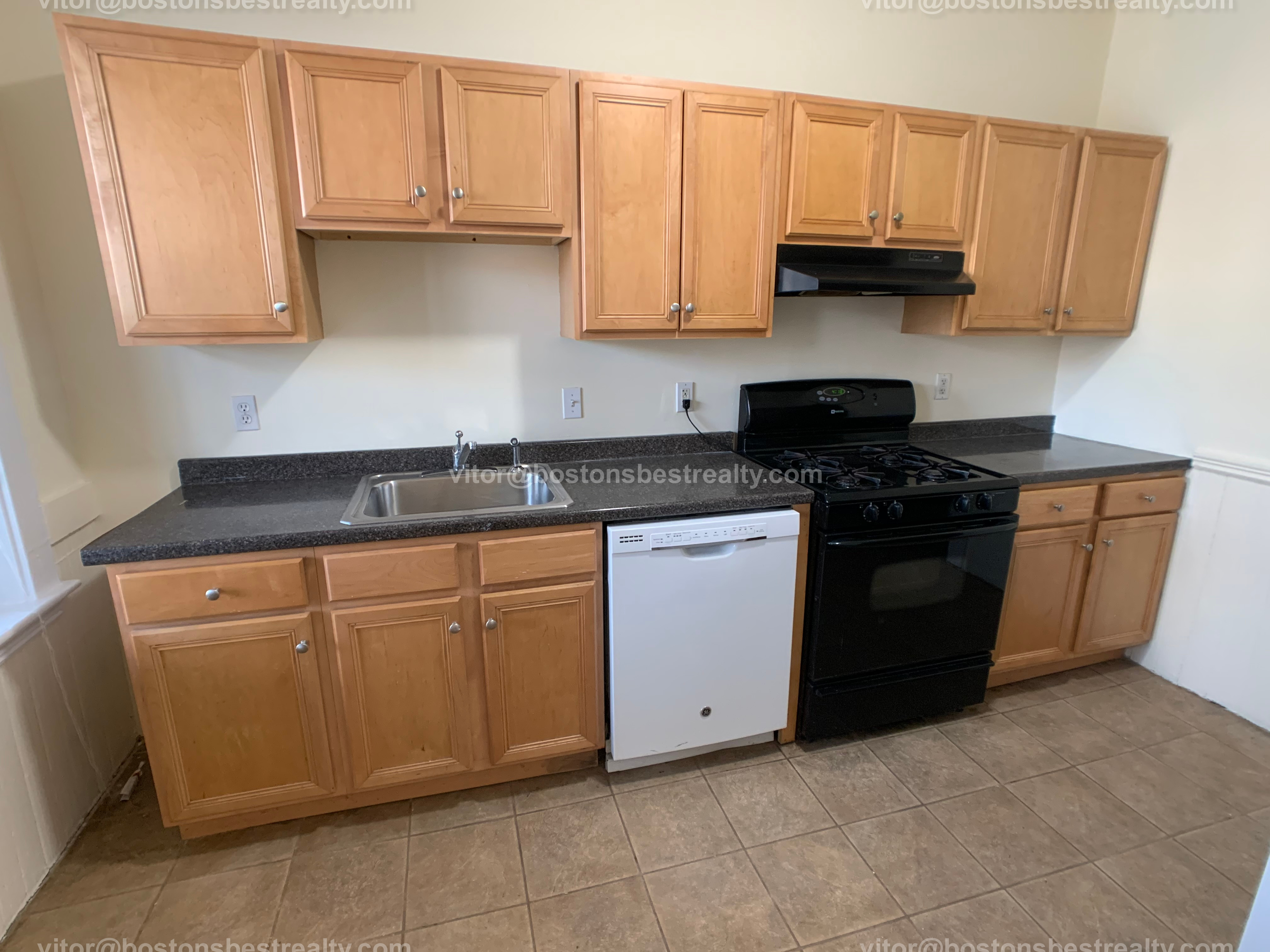 92 University Rd, Washington Square