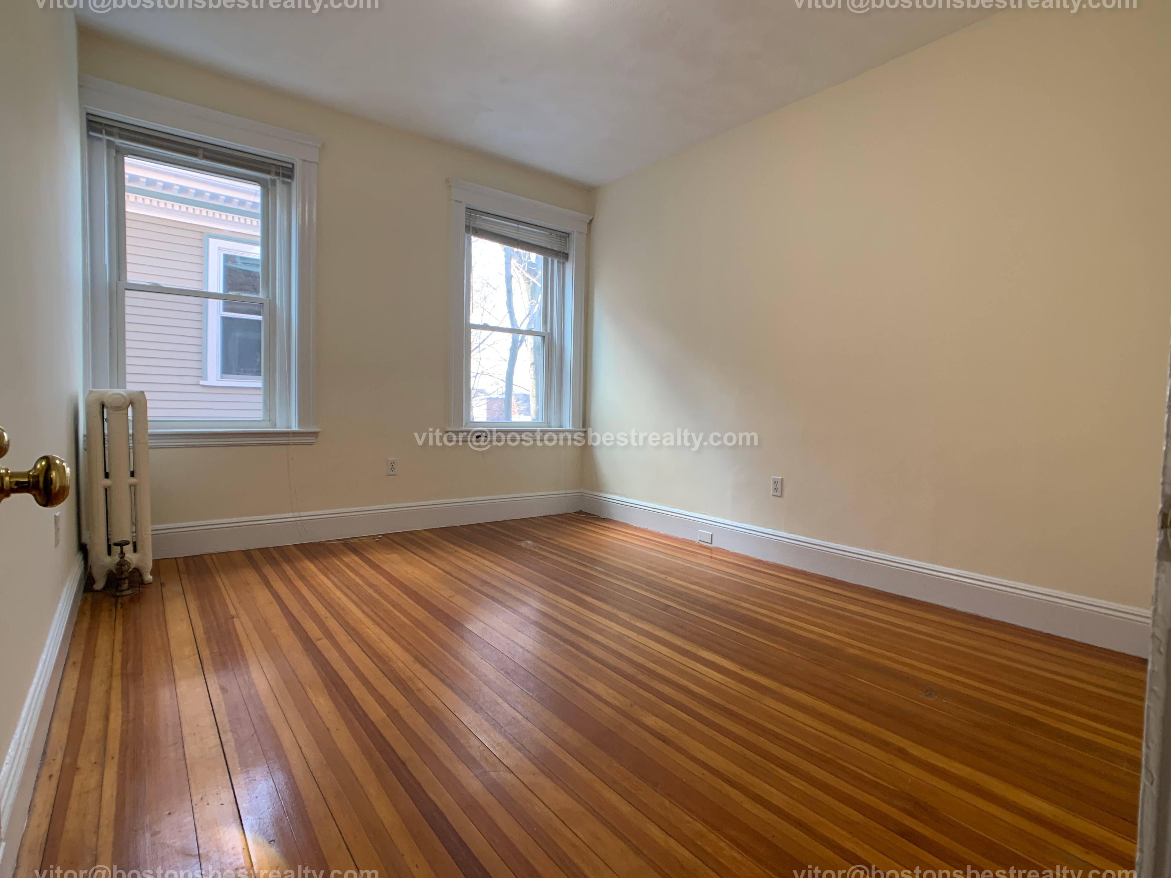 92 University Rd, Washington Square