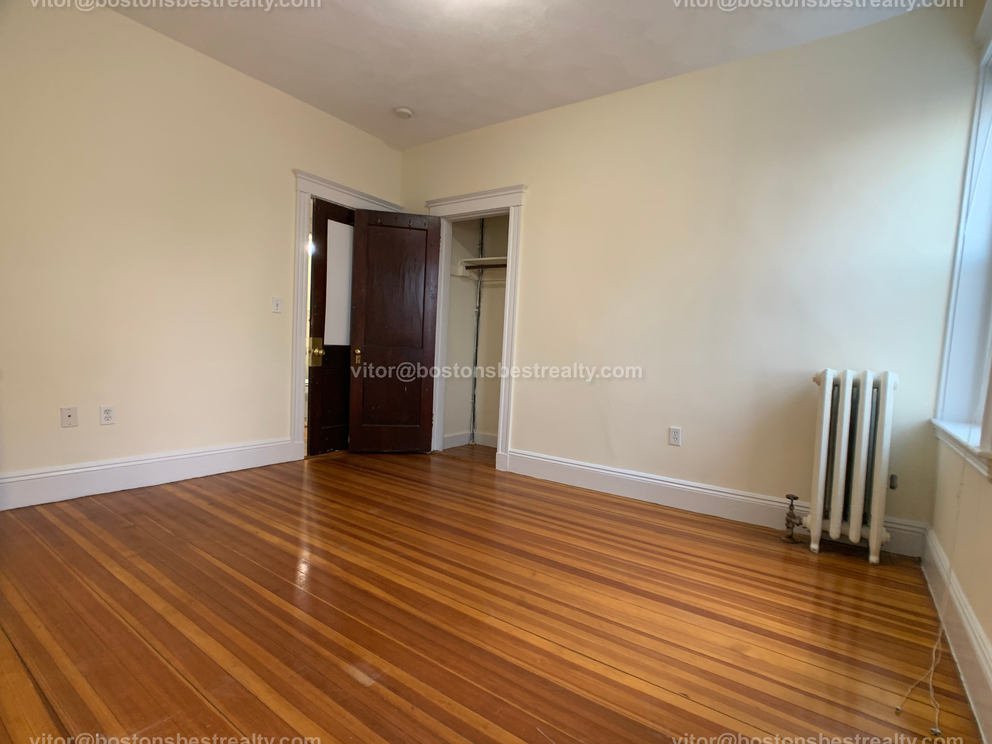 92 University Rd, Washington Square