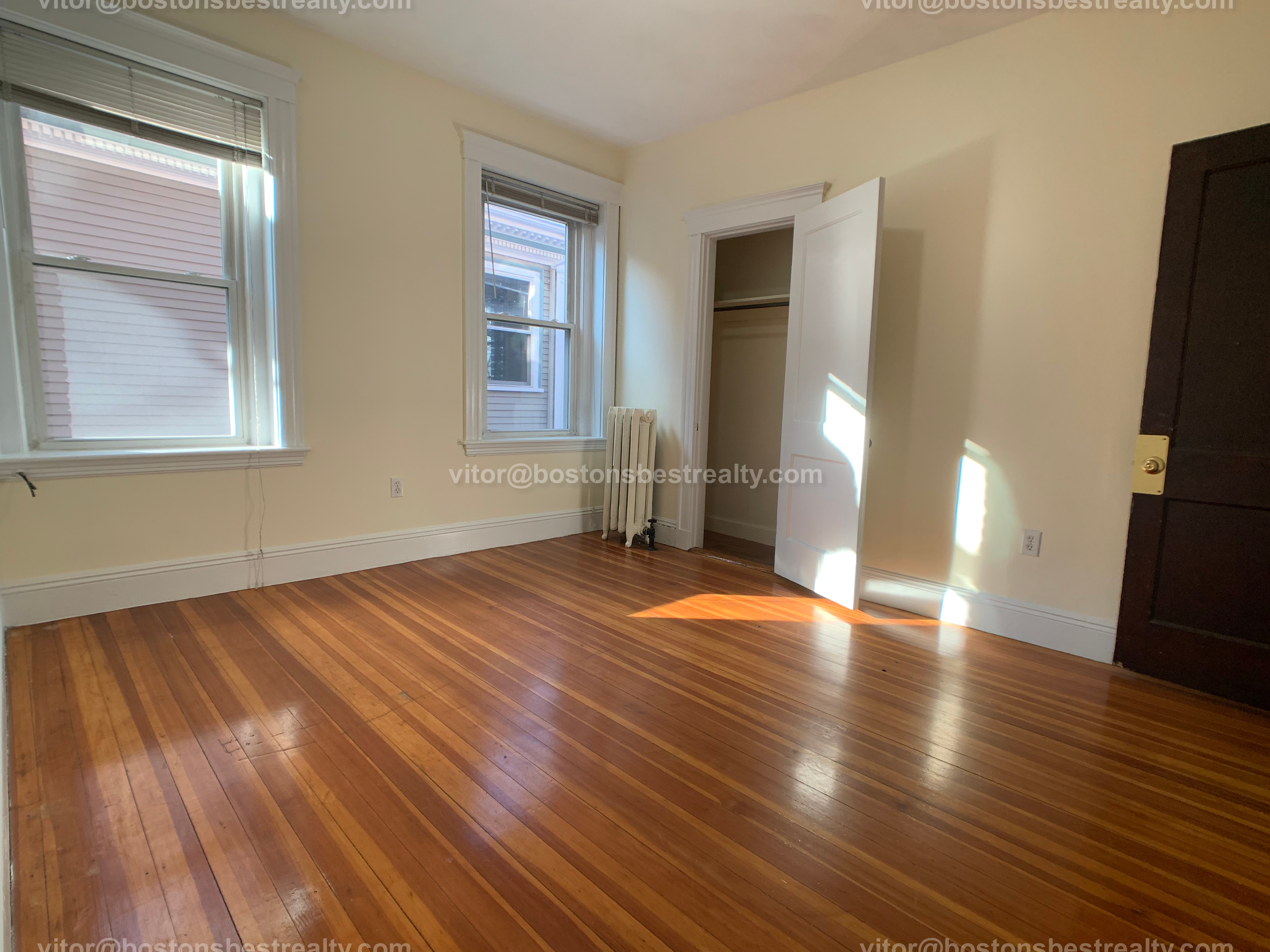 92 University Rd, Washington Square