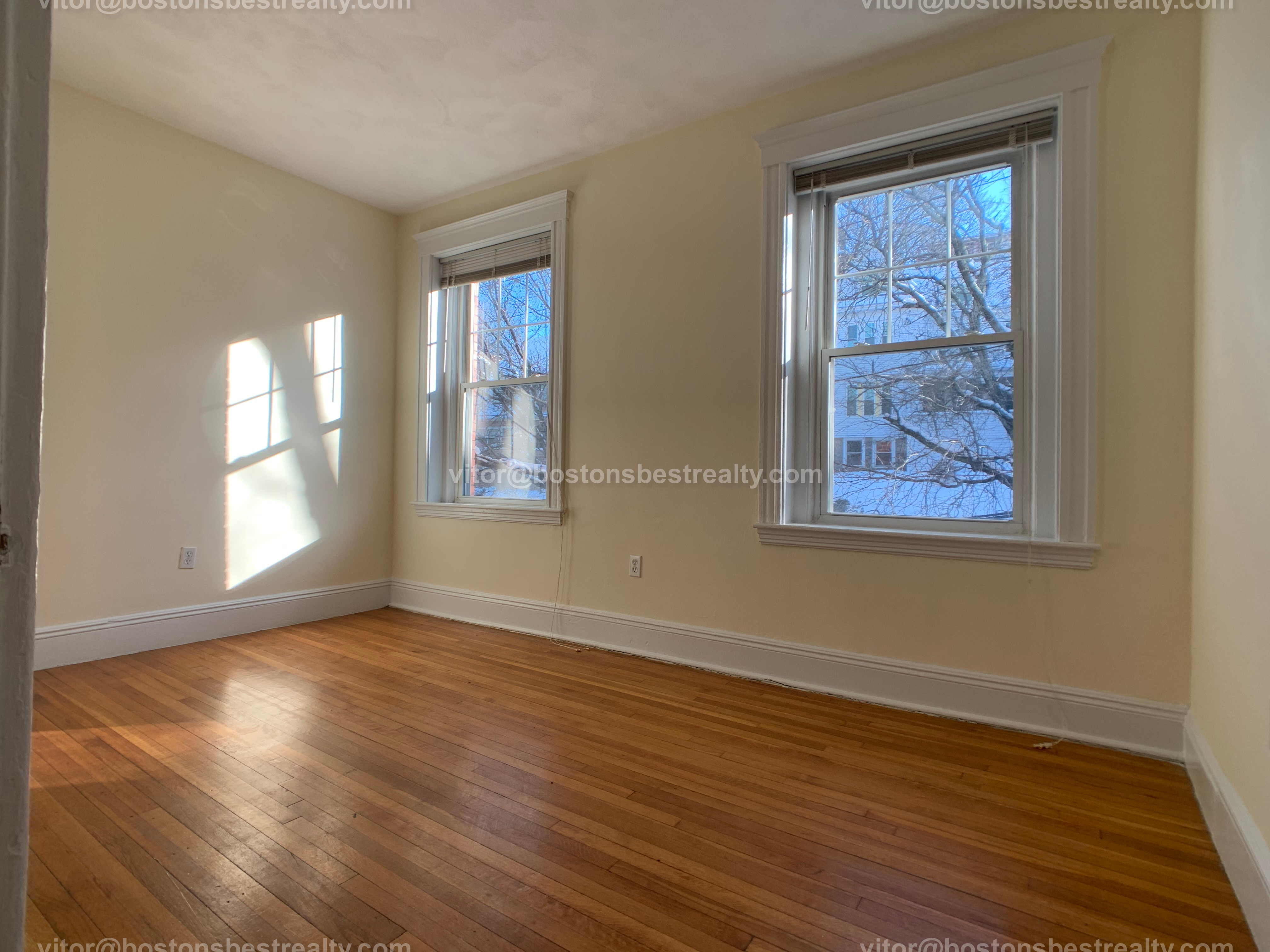 92 University Rd, Washington Square