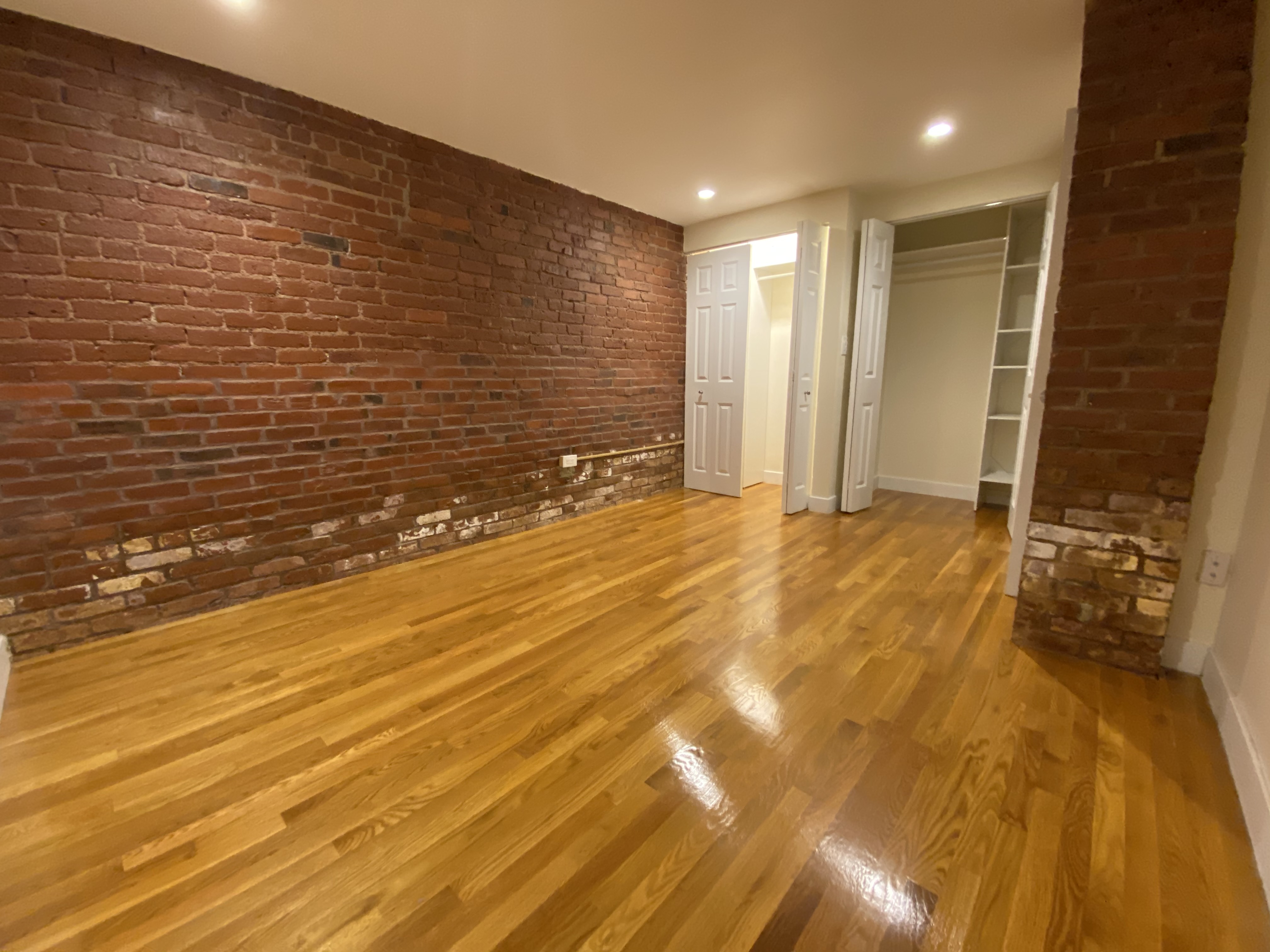 108 Gainsborough St, Fenway